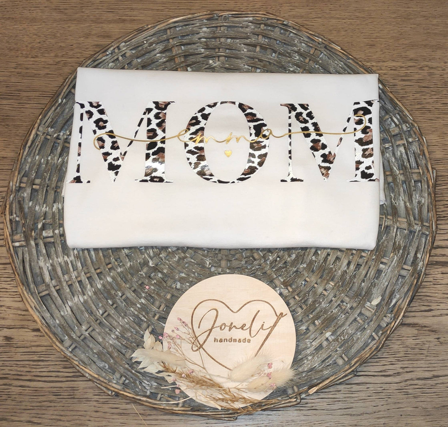 Mama T-Shirt / MAMA / personalisiert mit den Namen der Kinder / Leo muster
