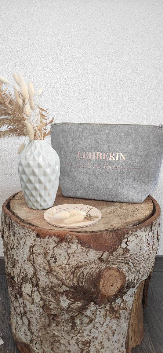 Lehrerin mit Herz / Personalisierte Kosmetiktasche / schminktasche / Aufbewahrung für die Handtasche aus Filz
