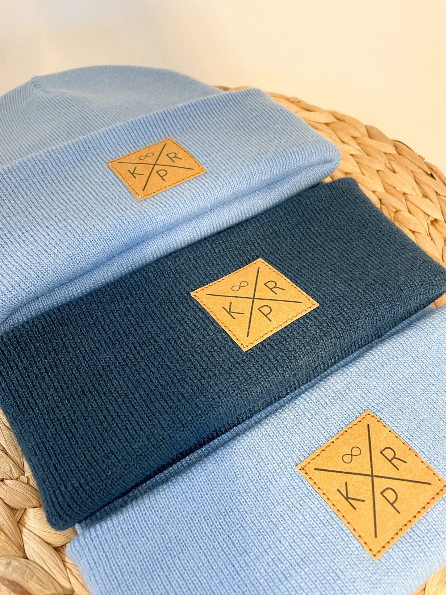 Familienset Monogramm Beanie/Wintermütze personalisiert mit den Anfangsbuchstaben