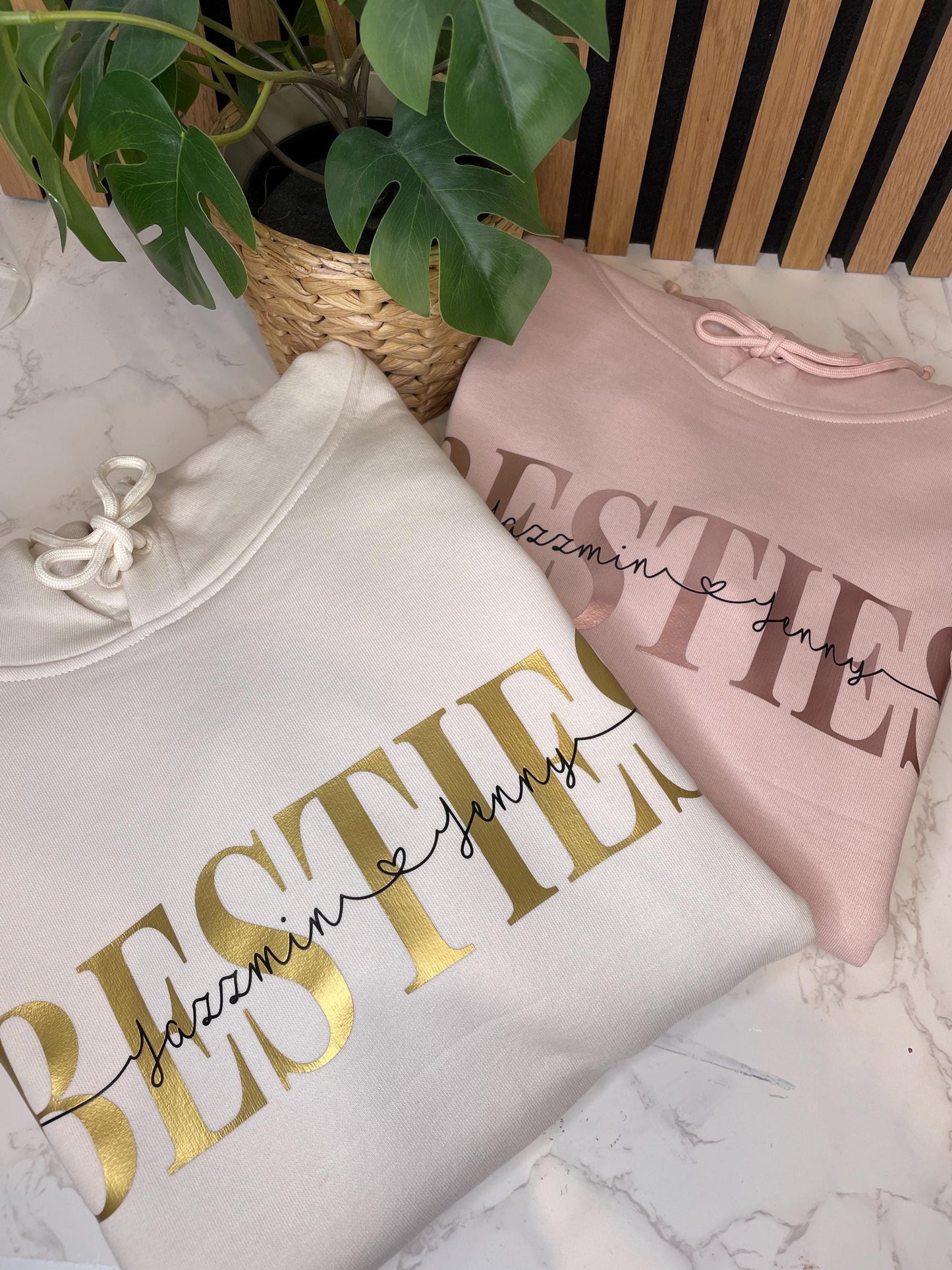 Besties Hoodie- Geschenk für dich und deine beste Freundin, personalisiert