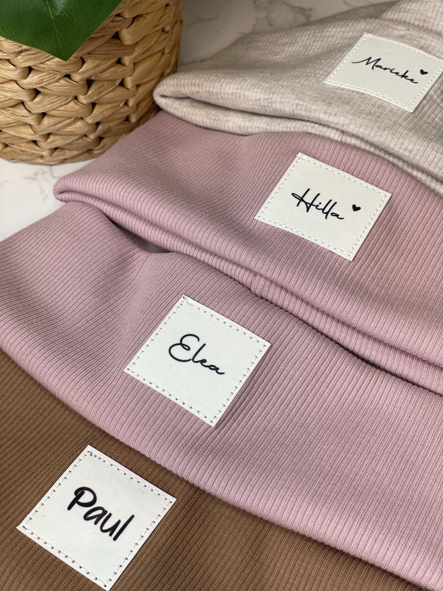 Personalisierte Beanie / Mütze Set / Name Dreieckstuch / mit Liebe genähte und personalisierte Hipster Beanie für Kinder und Erwachsene
