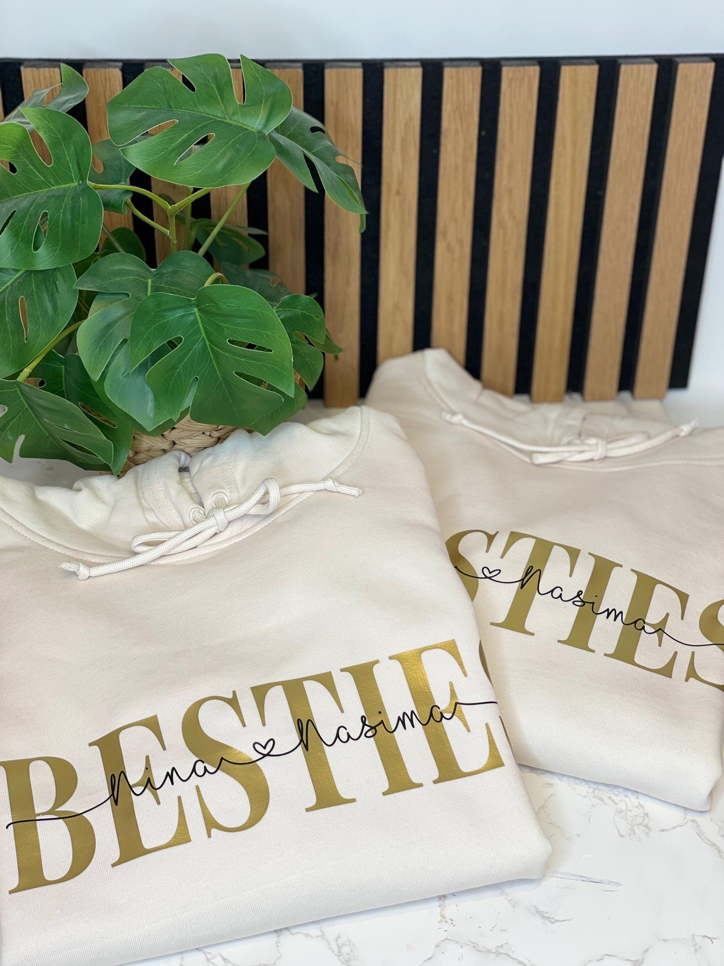 Besties Hoodie- Geschenk für dich und deine beste Freundin, personalisiert