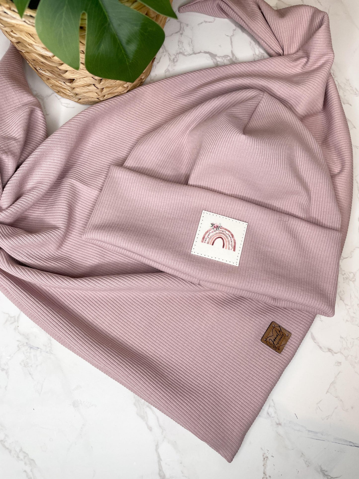 Hipster Beanie / Mütze/ Dreieckstuch/ versch. Farben / mit Liebe genähte und personalisierte Hipster Beanie für Kinder mit Regenbogen Patch
