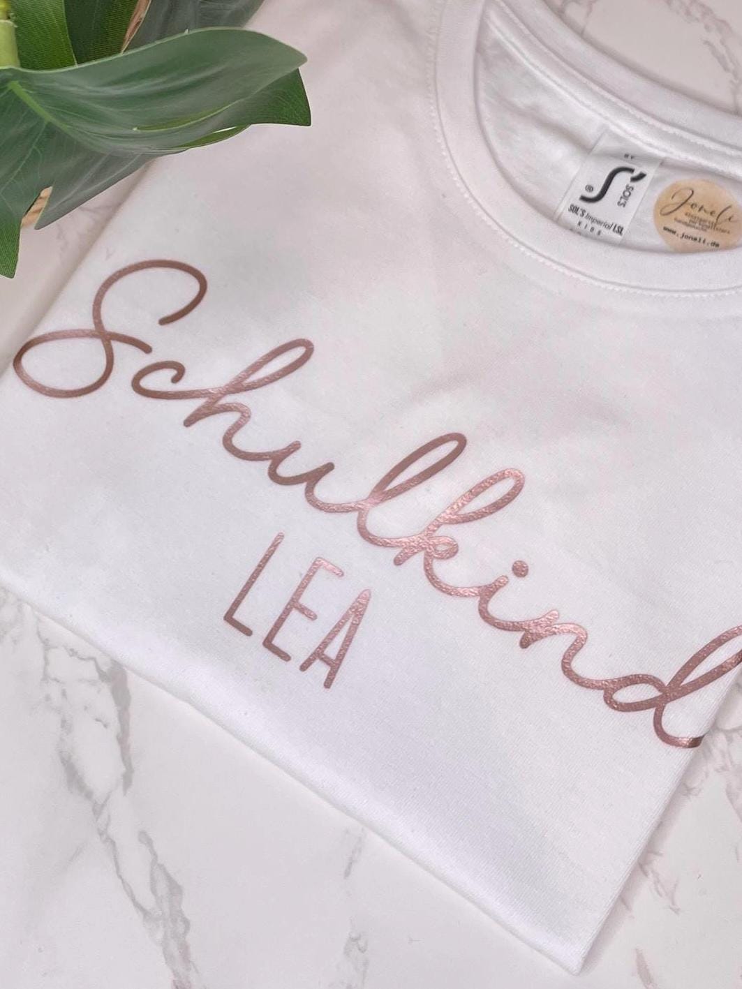 SCHULKIND Erstklässler Schulanfänger T-Shirt, Geschenk für Schulanfänger