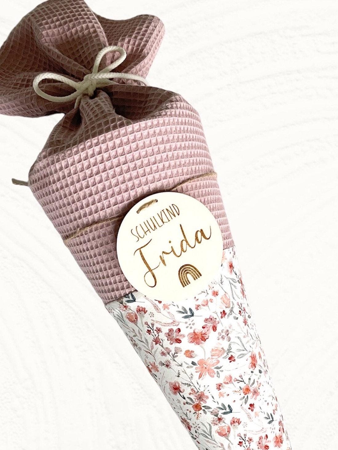 Schultüte / Zuckertüte Ballerina oder Hase, personalisiert mit dem Namen