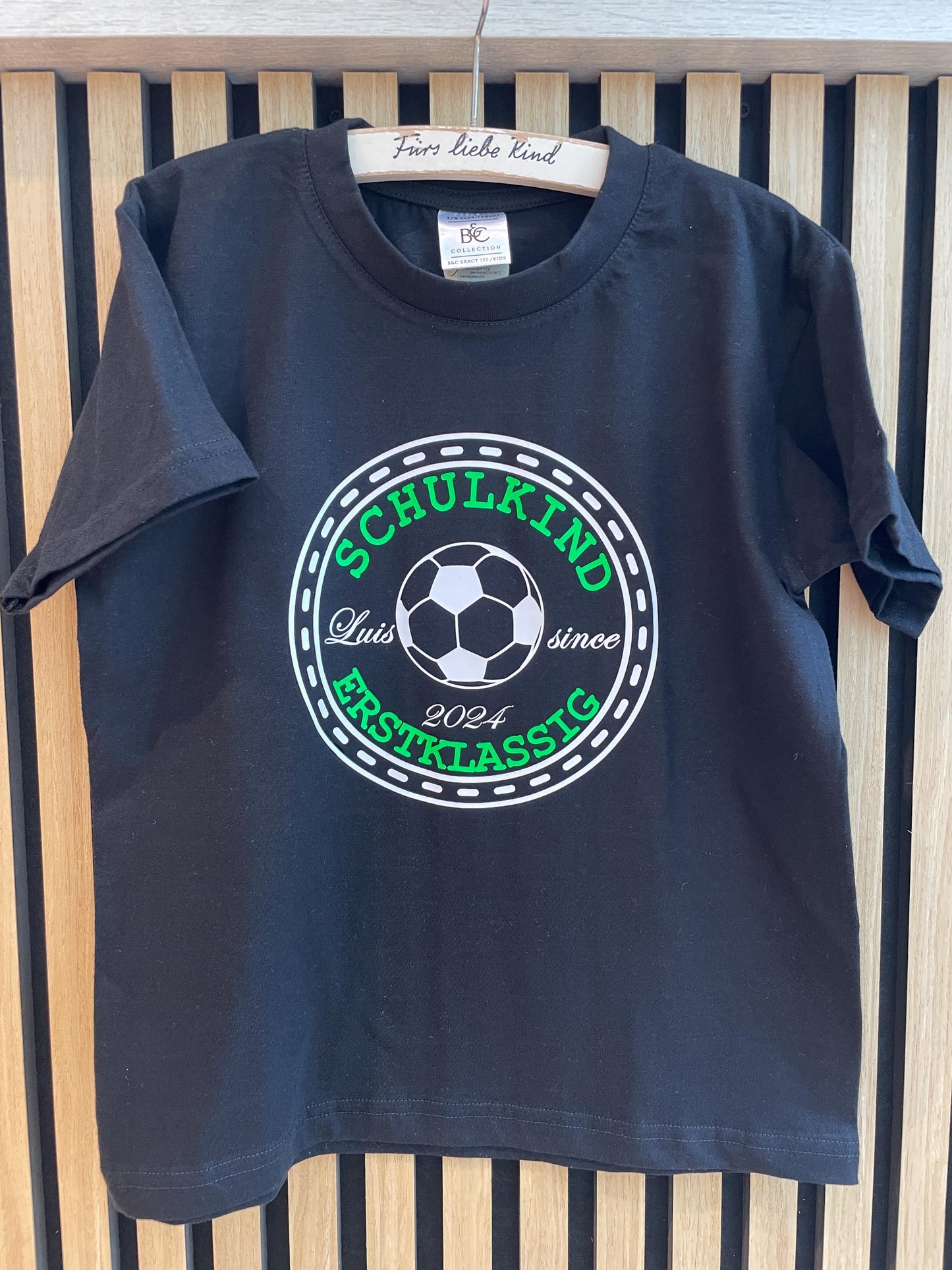 SCHULKIND T-Shirt für Fußballfans Erstklässler und Schulanfänger, Geschenk für Schulanfänger