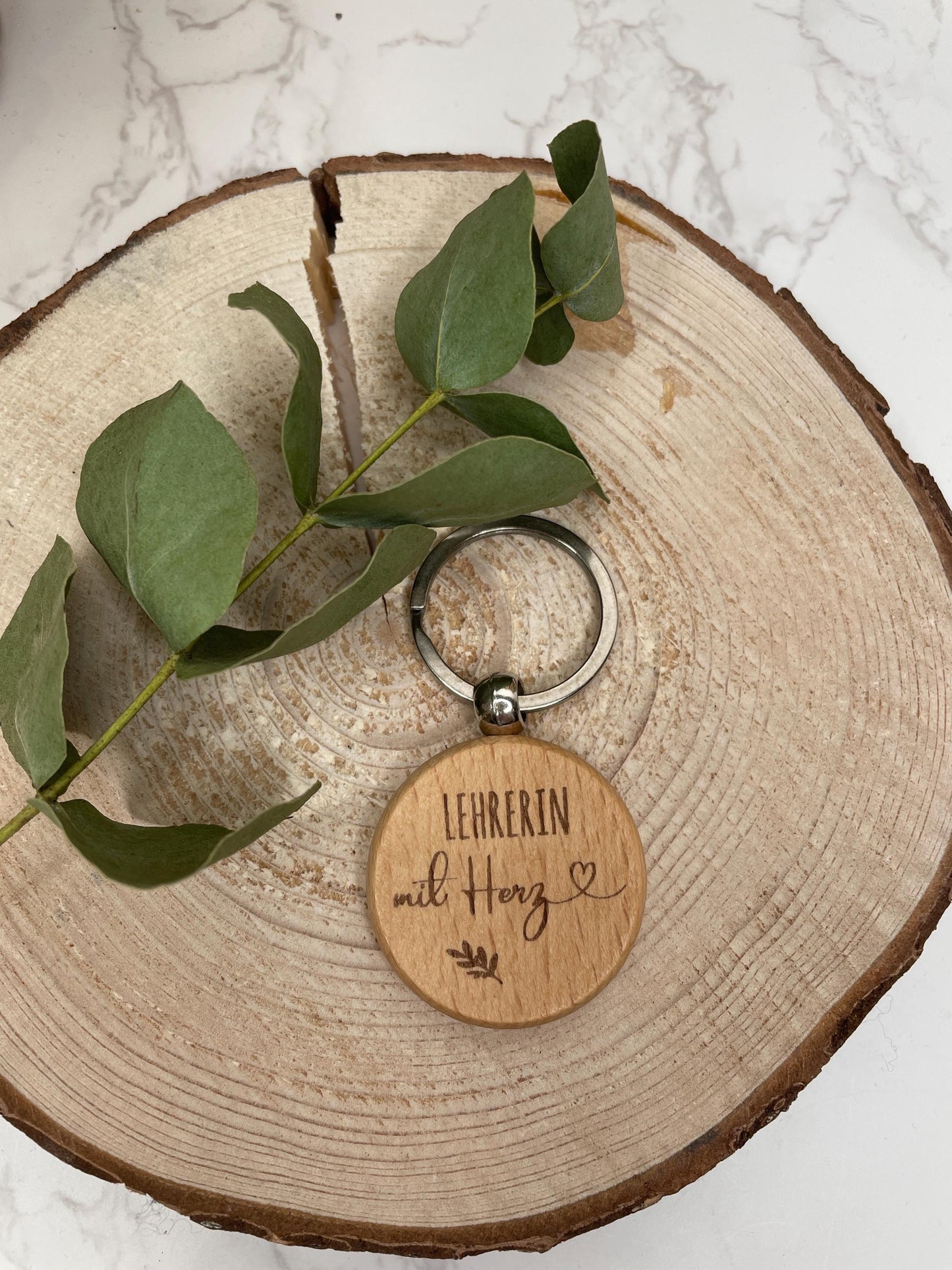 Schlüsselanhänger aus Holz mit deinem Wunschmotiv / Lehrerin / Mama / Papa / Bruder / Schwester