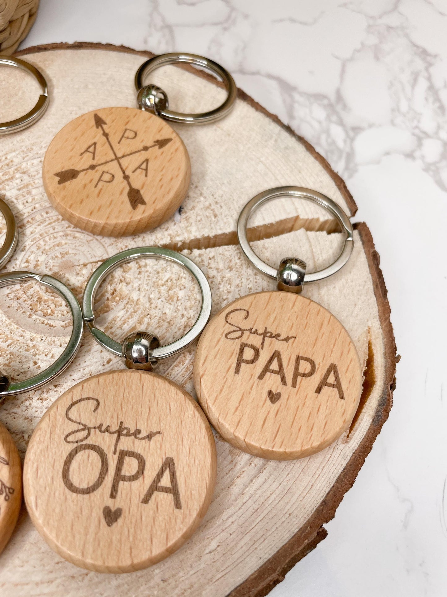 Schlüsselanhänger aus Holz mit deinem Wunschmotiv / Lehrerin / Mama / Papa / Bruder / Schwester