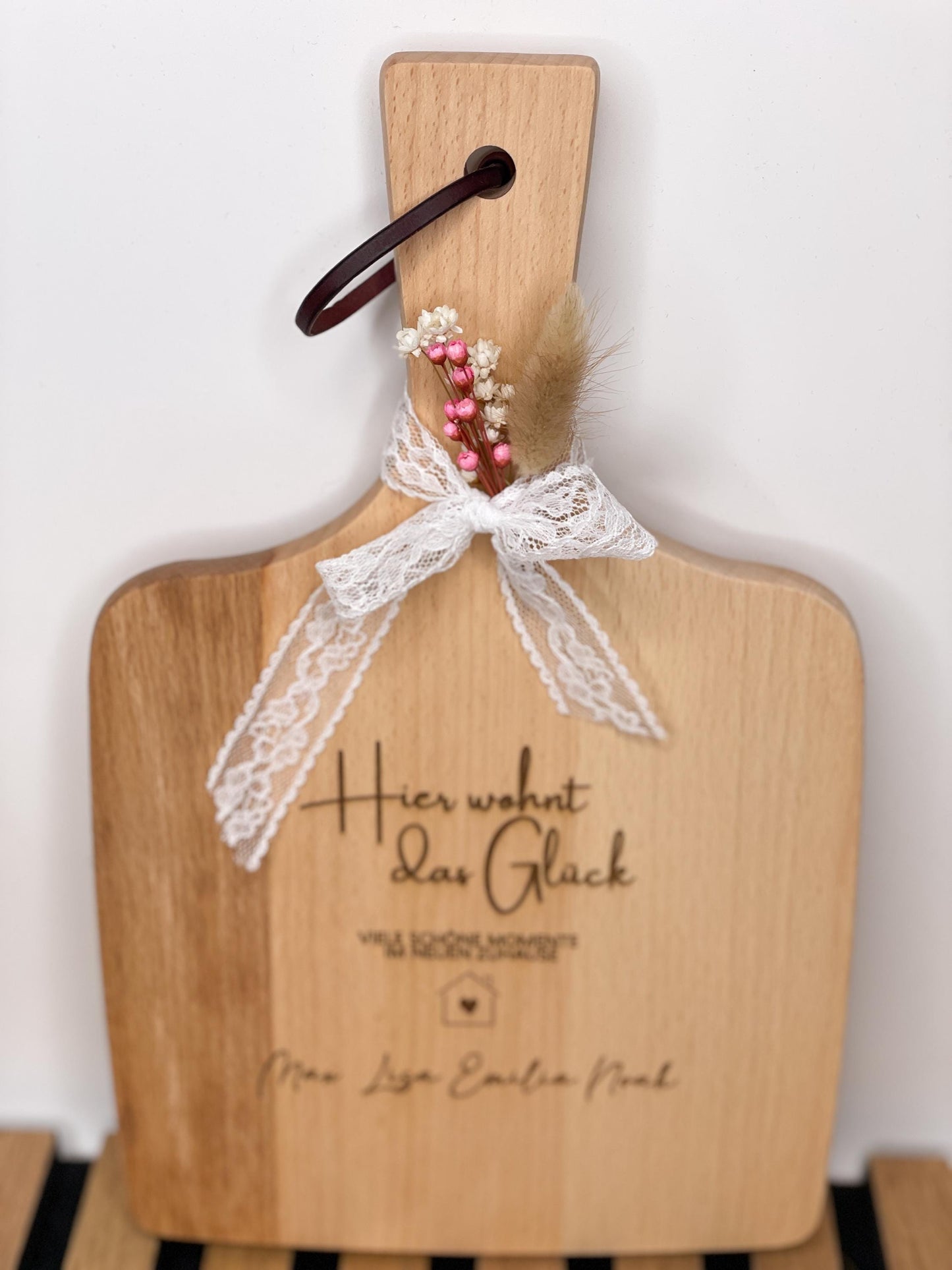 Geschenk zum Umzug ode Einzug , Hausbau , Bauherr / Schneidebrett, servierbrett aus Holz personalisiert