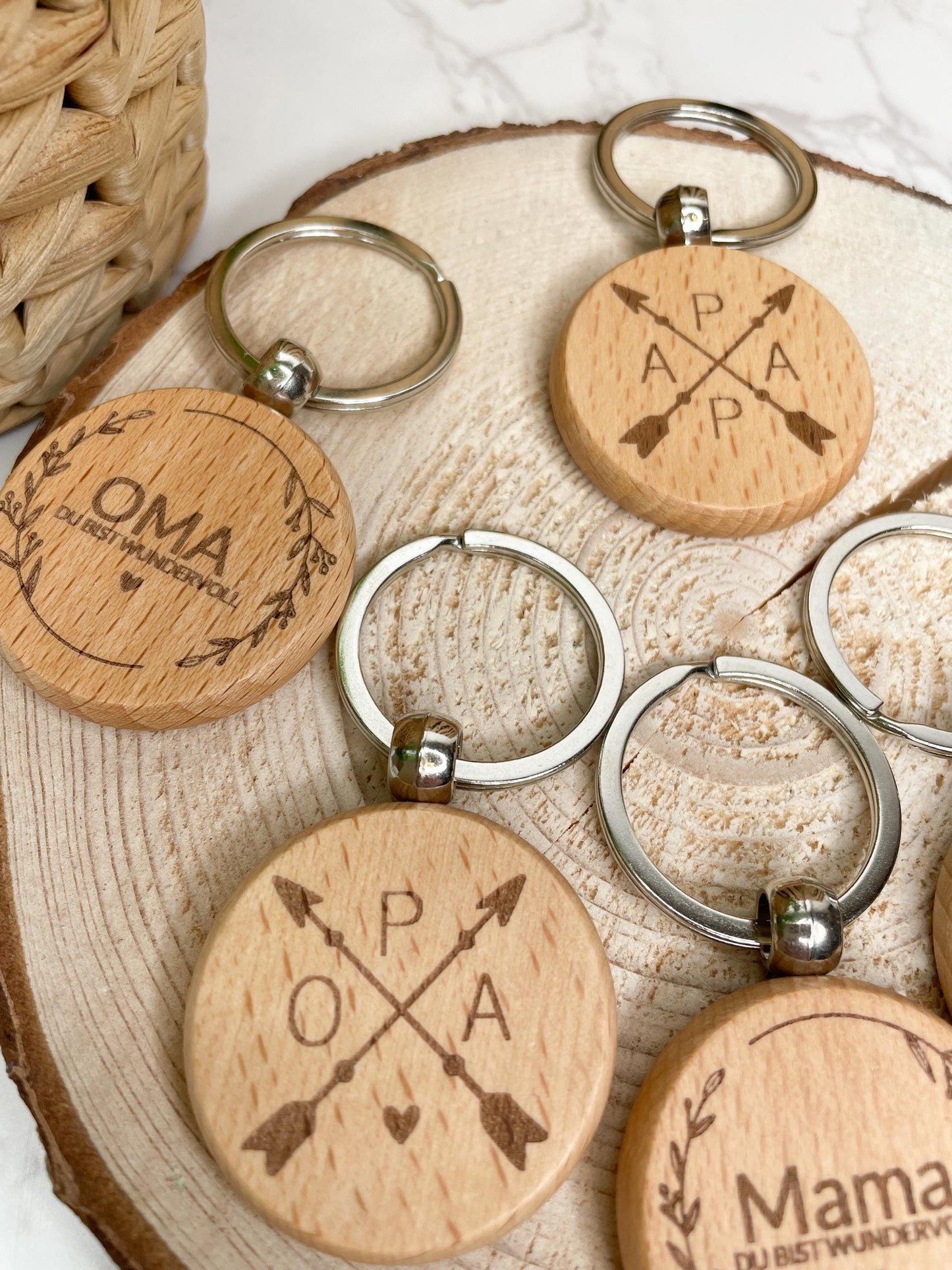 Schlüsselanhänger aus Holz mit deinem Wunschmotiv / Lehrerin / Mama / Papa / Bruder / Schwester