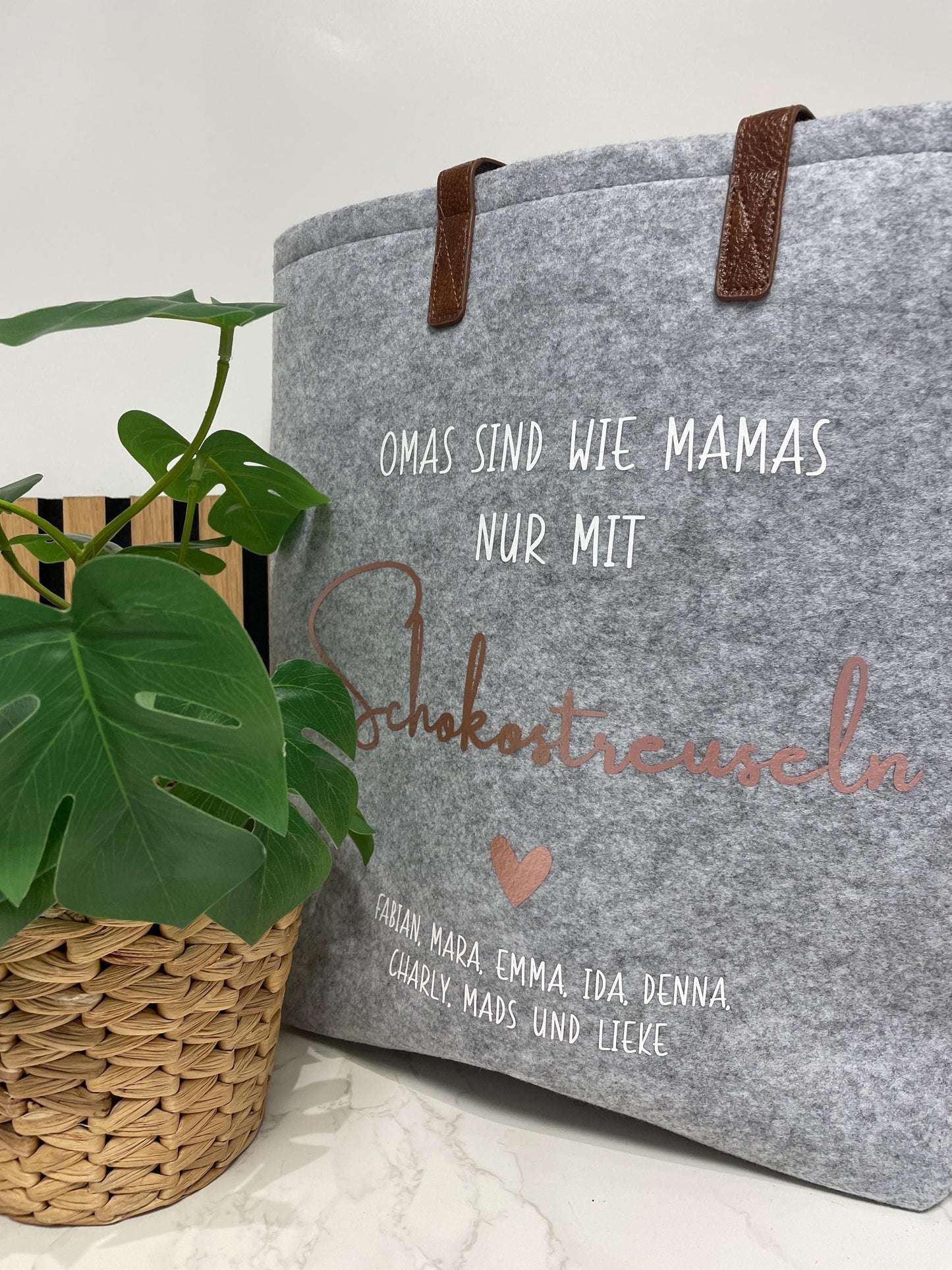 Filz Tasche Oma mit den Namen der Enkel / Geschenk zum Muttertag, Geburtstag, personalisiert