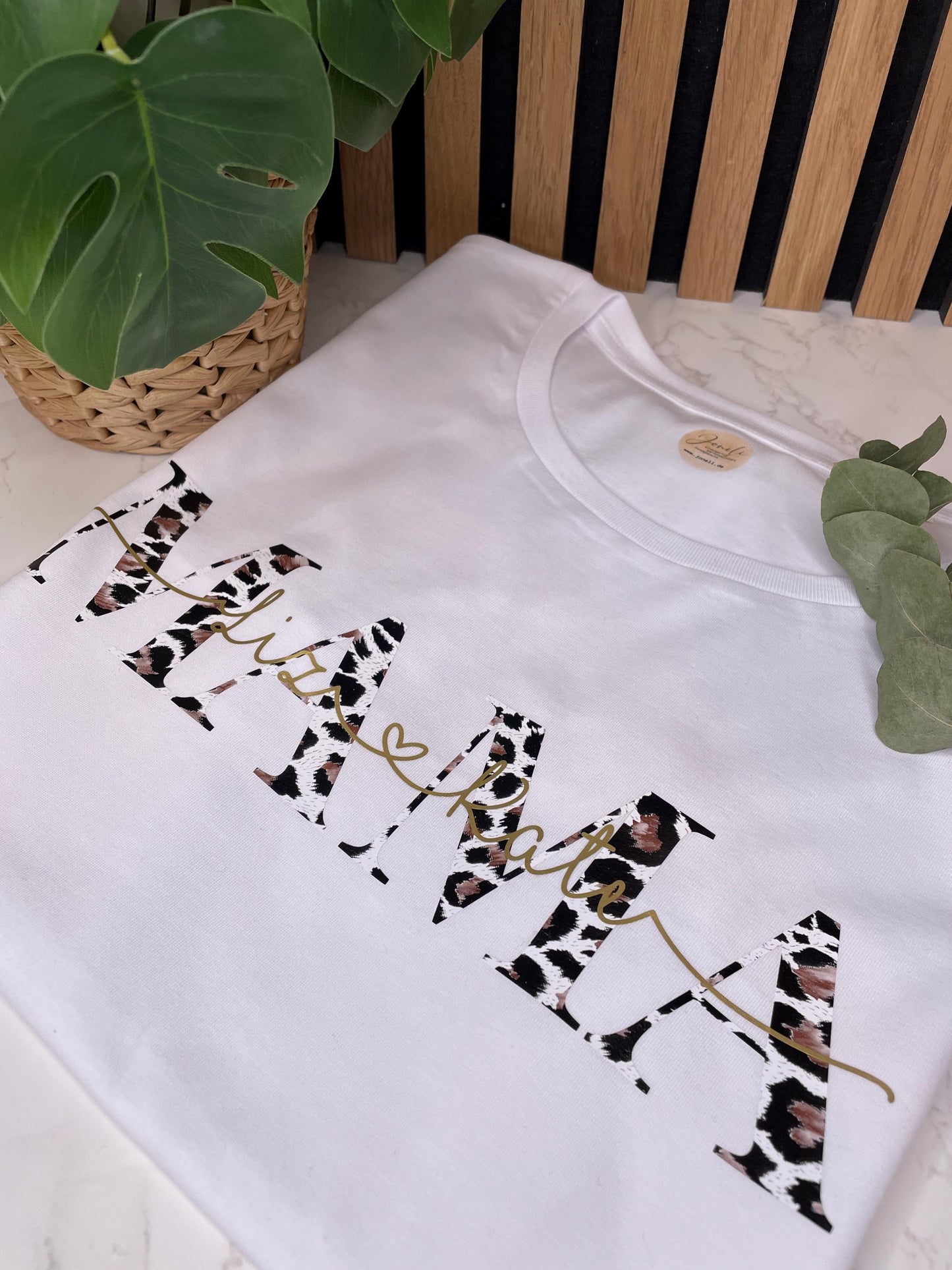 Mama T-Shirt / MAMA / personalisiert mit den Namen der Kinder / Leo muster
