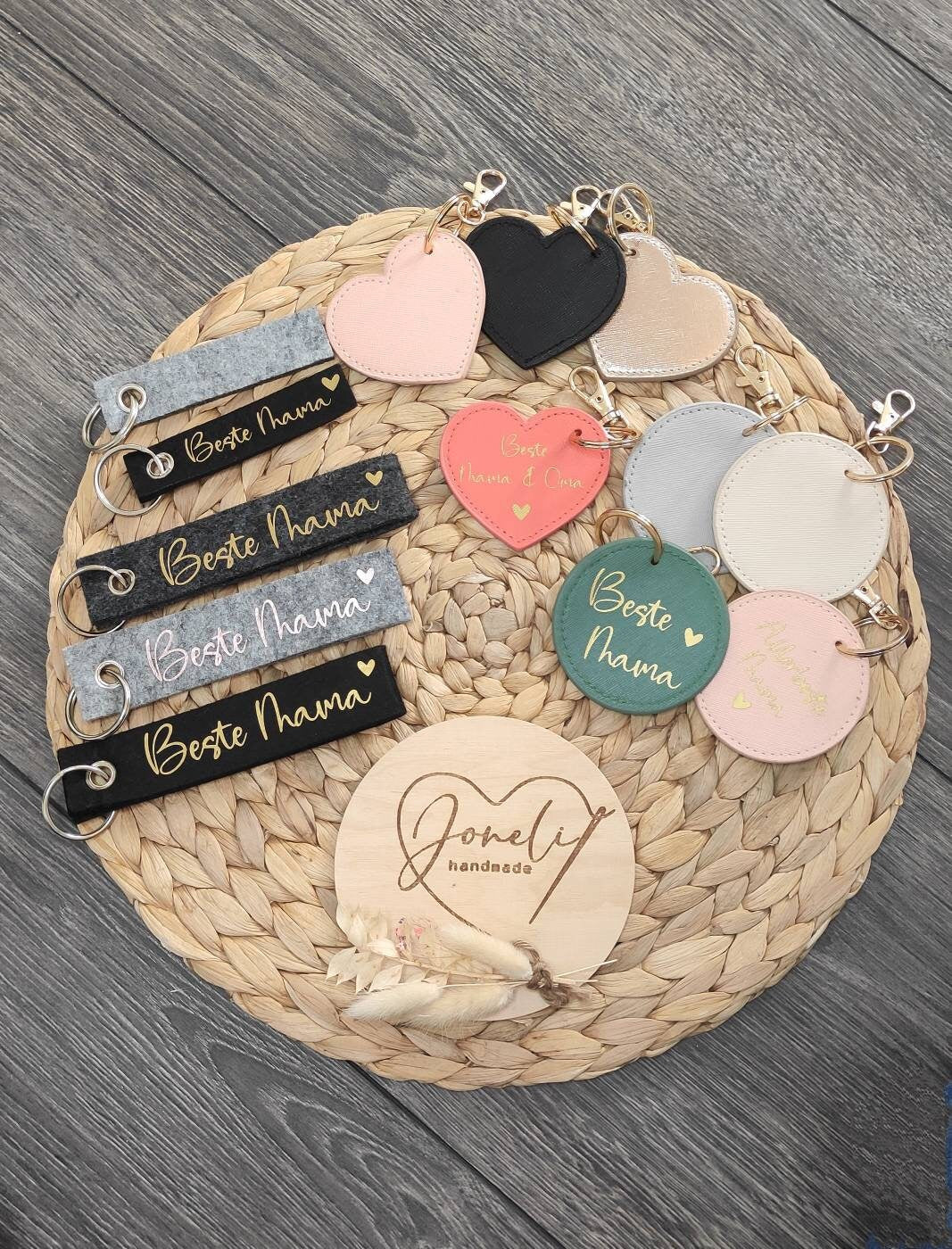 Lehrerin mit Herz + Hebamme mit Herz Schlüsselanhänger aus Filz oder Kunstleder