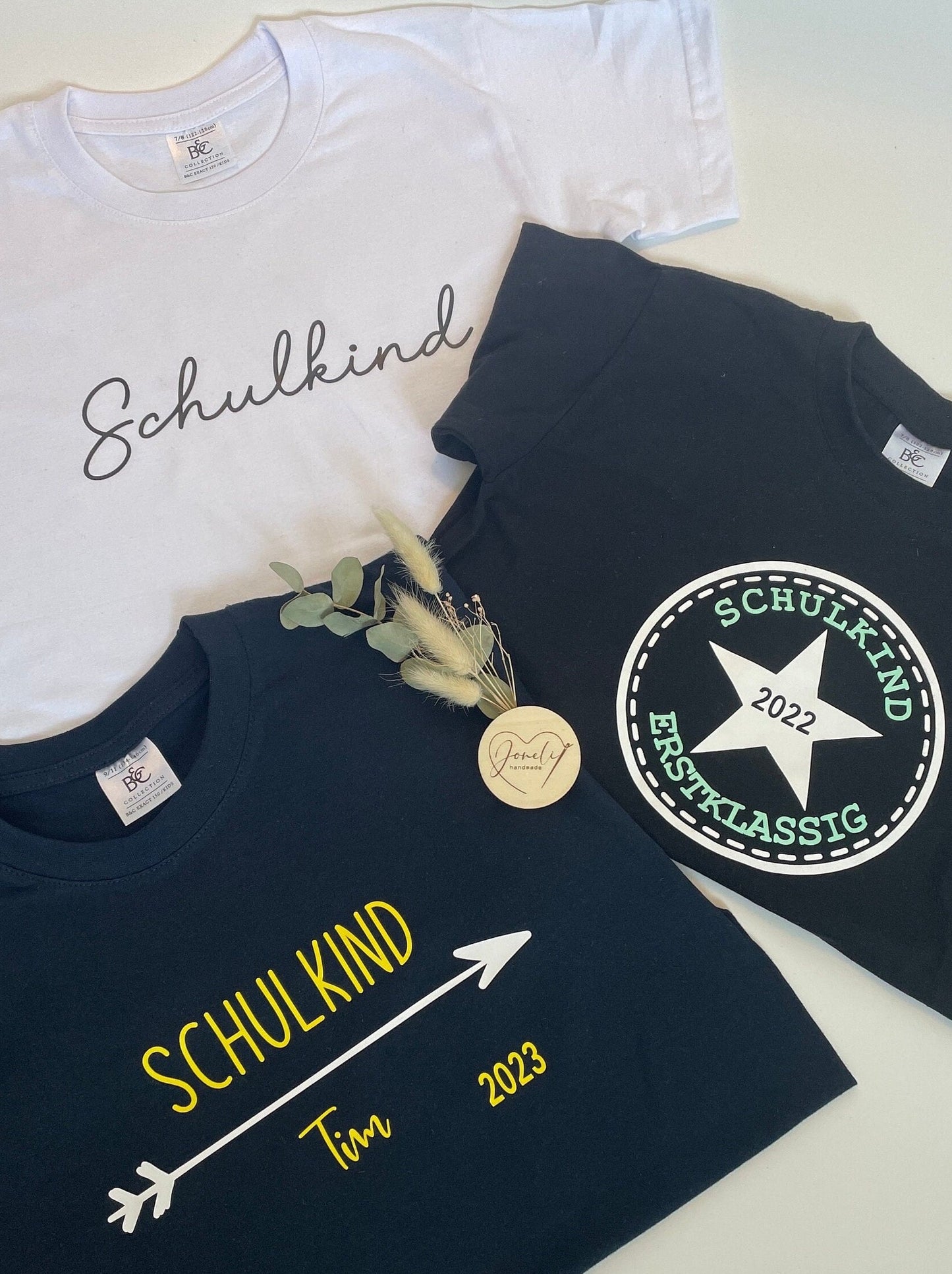 SCHULKIND T-Shirt für Schulanfänger personalisiert mit Namen