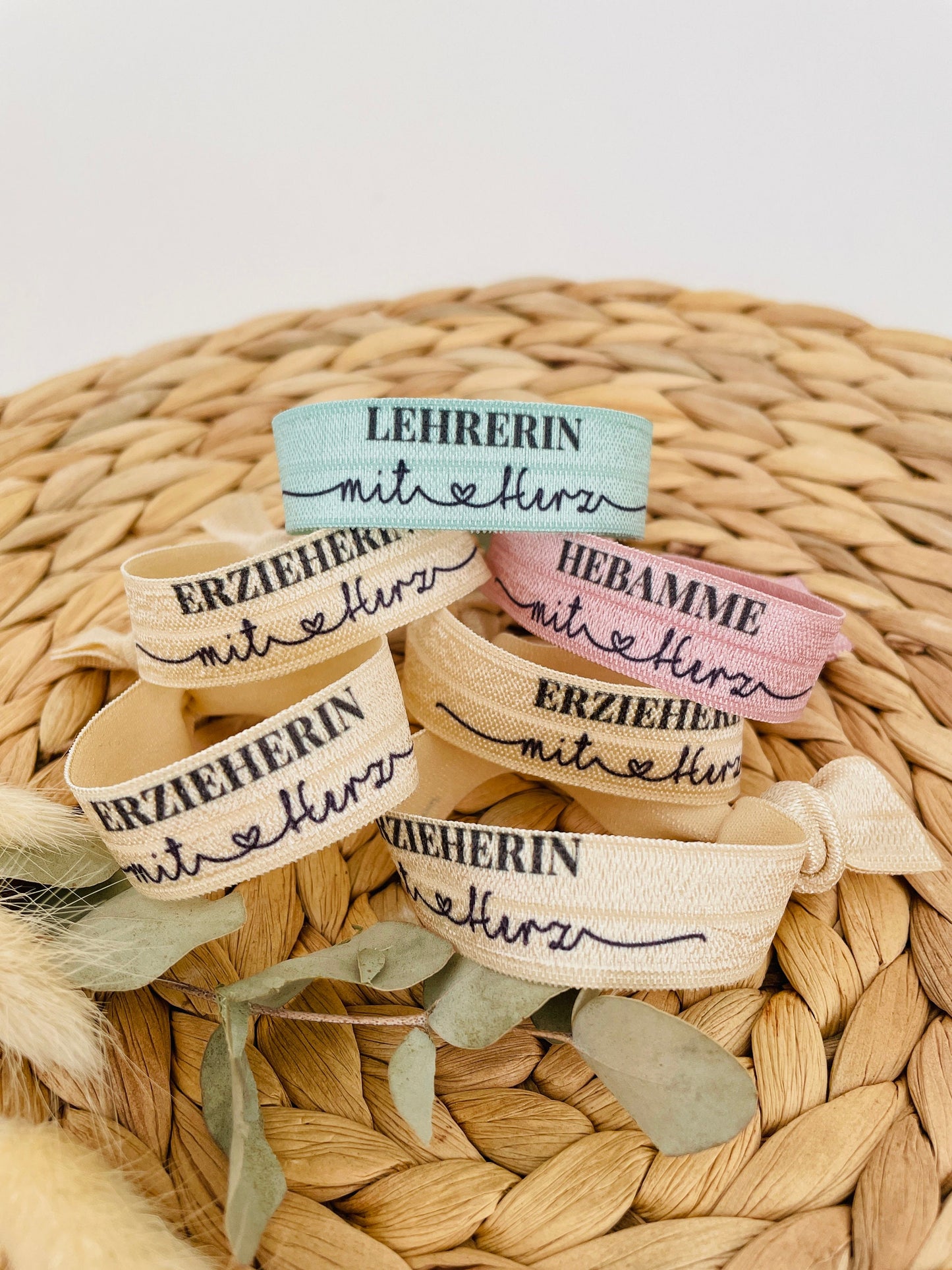 Elastisches Armband, Geschenk für deine Hebamme Lehrerin oder Erzieherin mit Herz