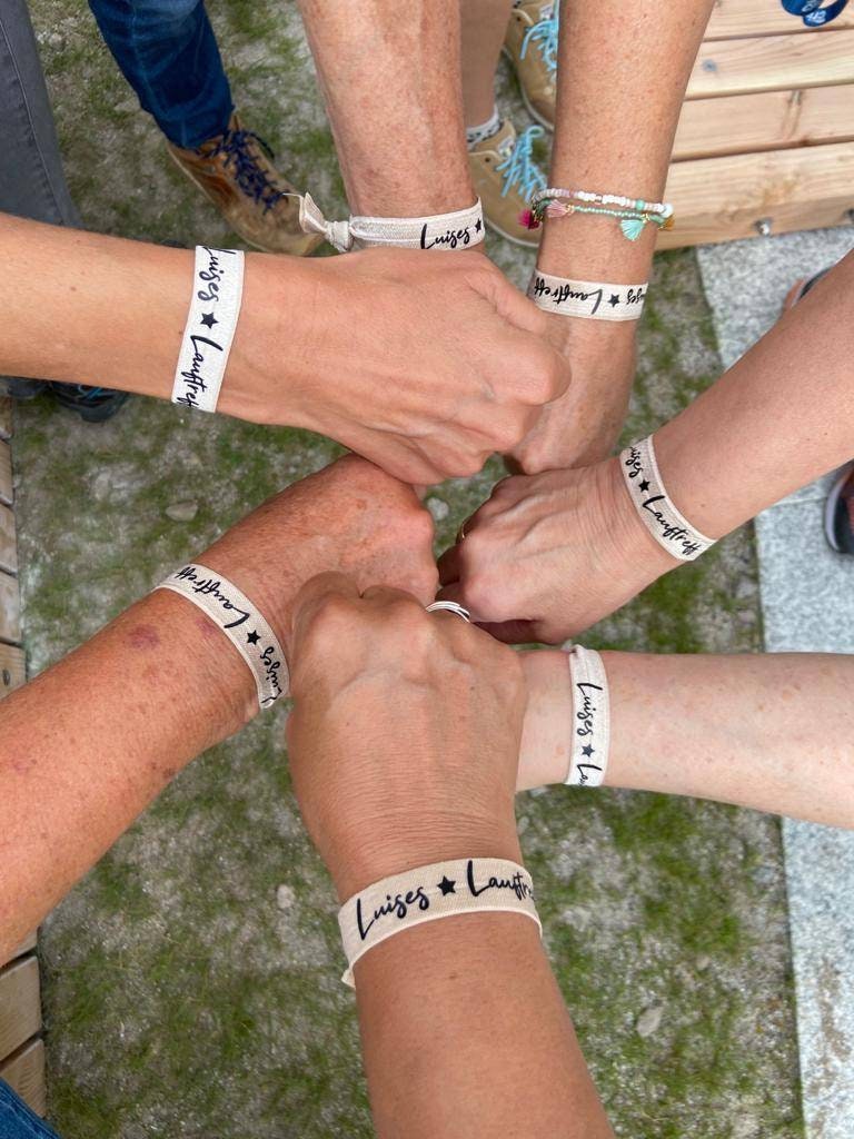 Elastisches Armband mit deinem Wunschaufdruck/ Gastgeschenk/Freundschaftsarmband/Junggesellinnenabschied