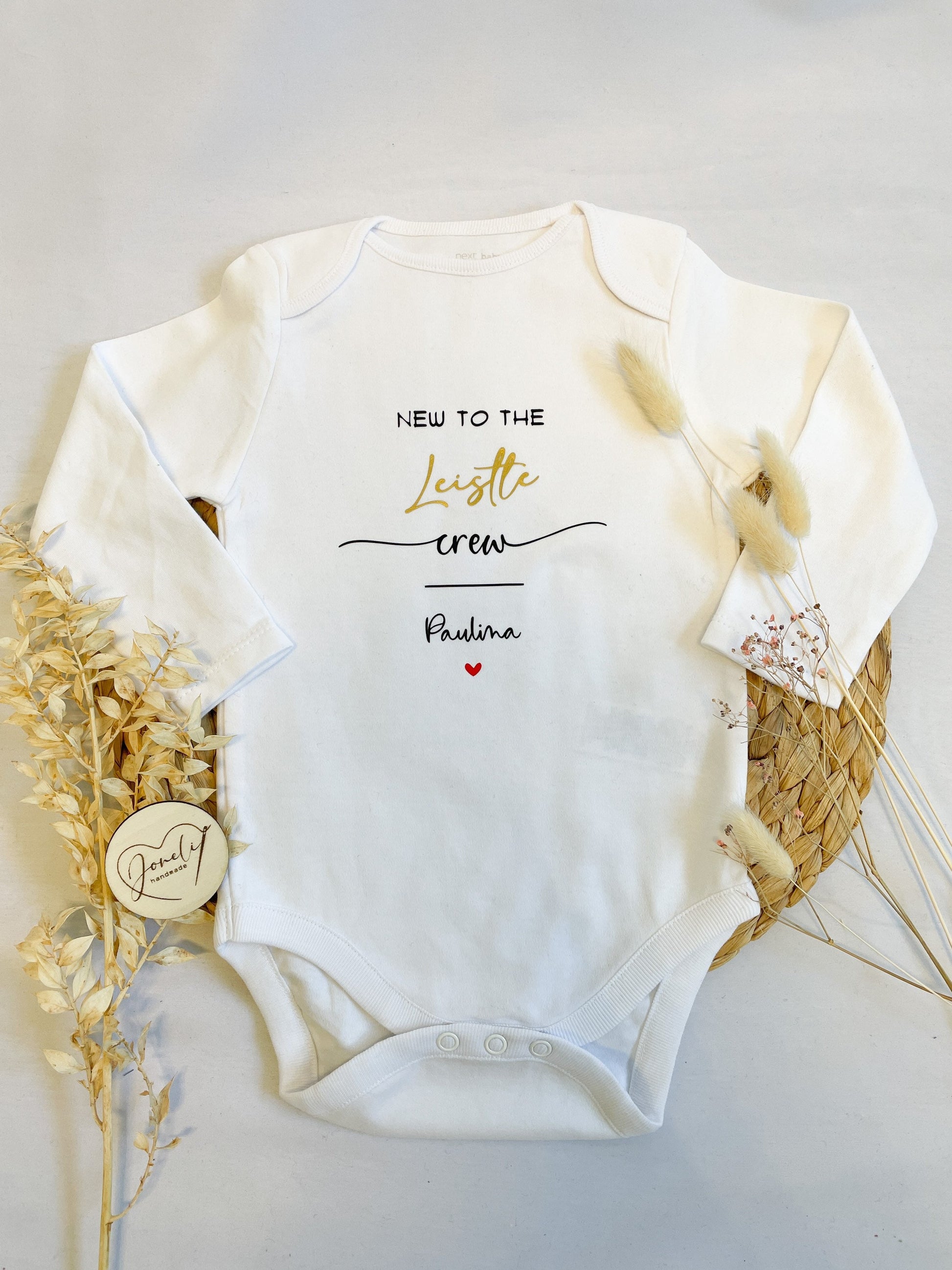 Babygeschenk Babybody langarm „new to the Crew“ personalisiert mit dem Namen des Kindes