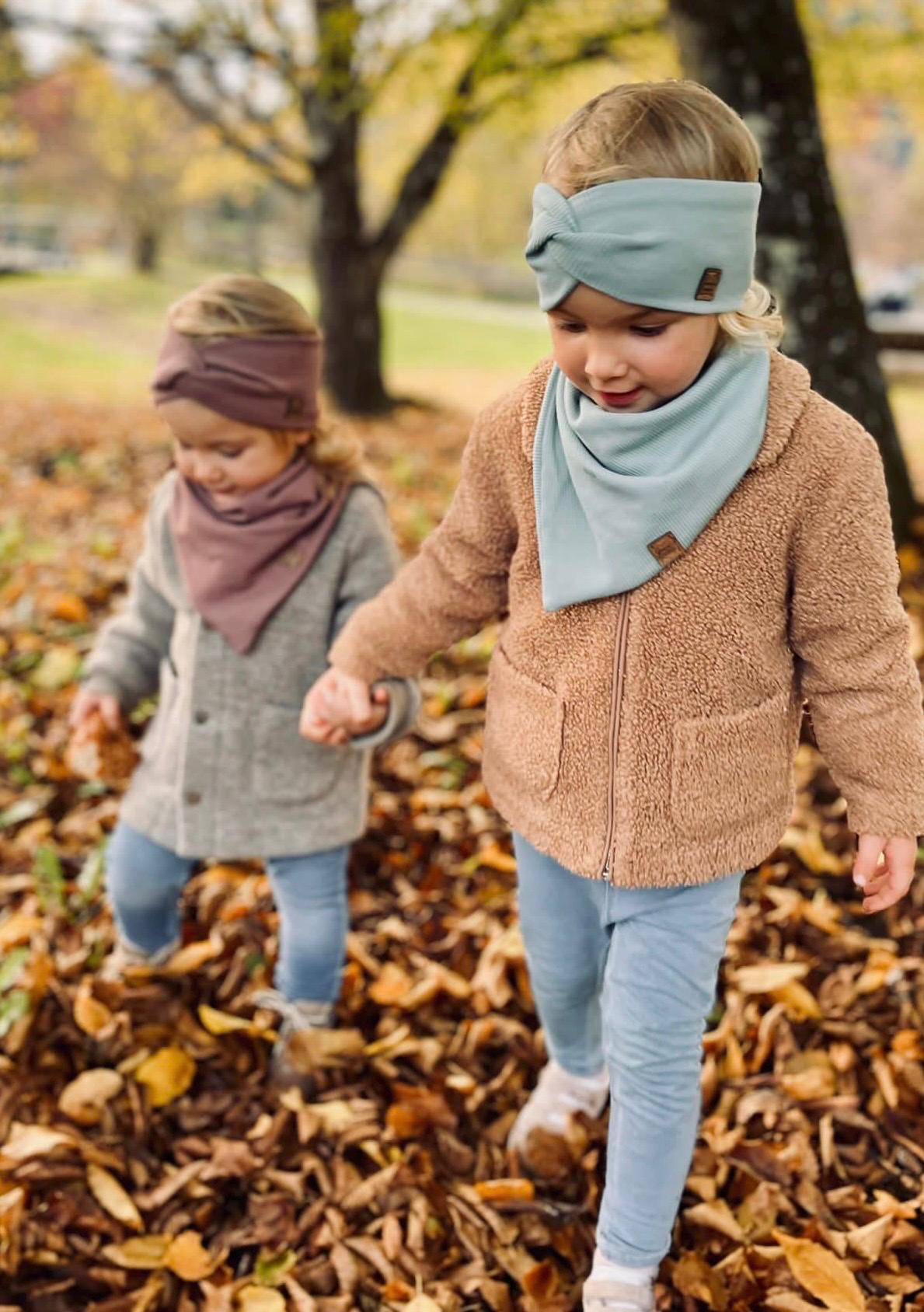 Hipster Beanie / Mütze/ Dreieckstuch/ beige meliert/ mit Liebe genähte und personalisierte Hipster Beanie für Kinder mit Regenbogen Patch