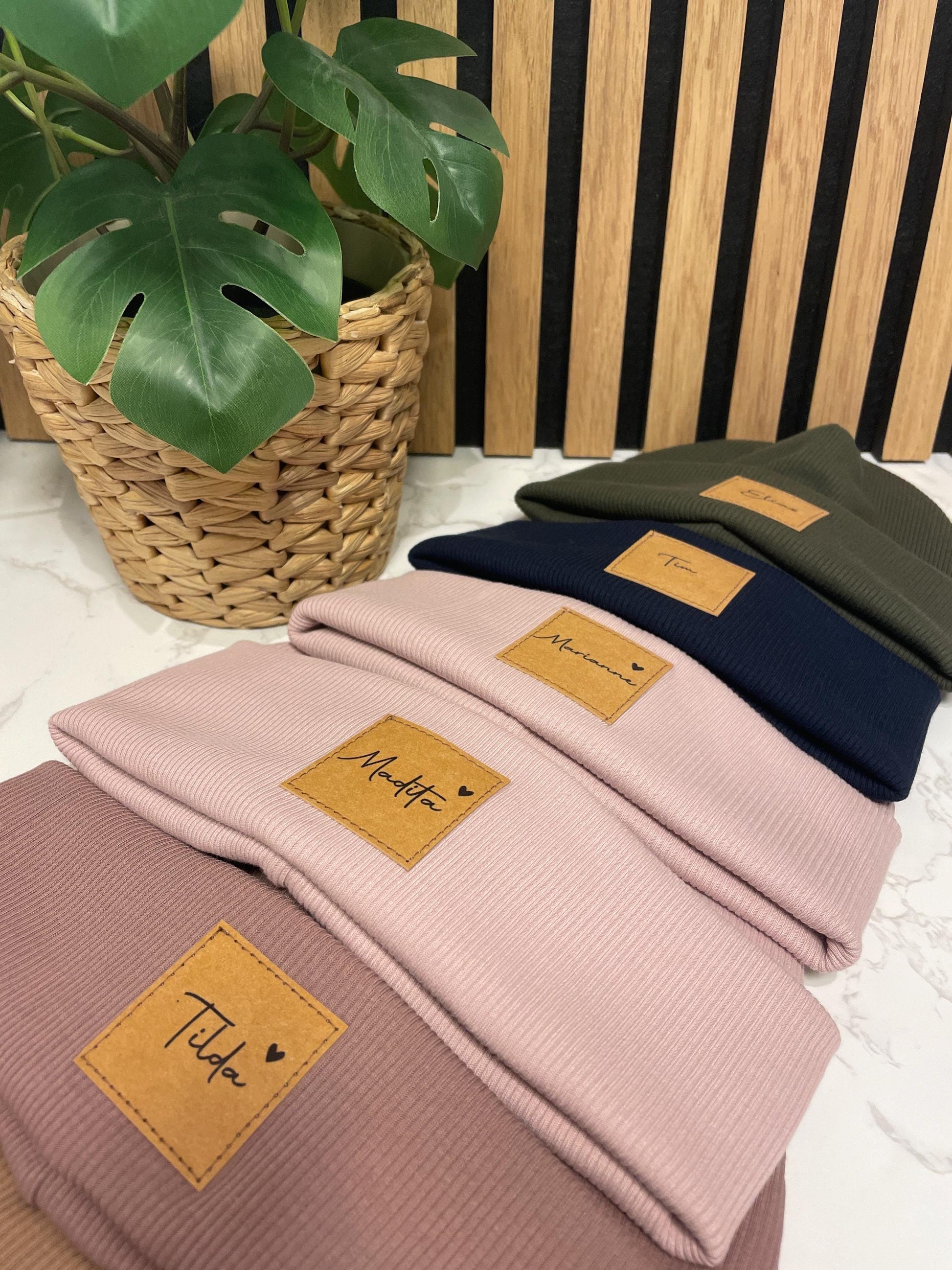 Personalisierte Beanie / Mütze Set / Name Dreieckstuch / mit Liebe genähte und personalisierte Hipster Beanie für Kinder und Erwachsene