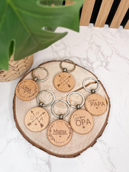 Schlüsselanhänger aus Holz für Oma Opa Mama und Papa - gelasert