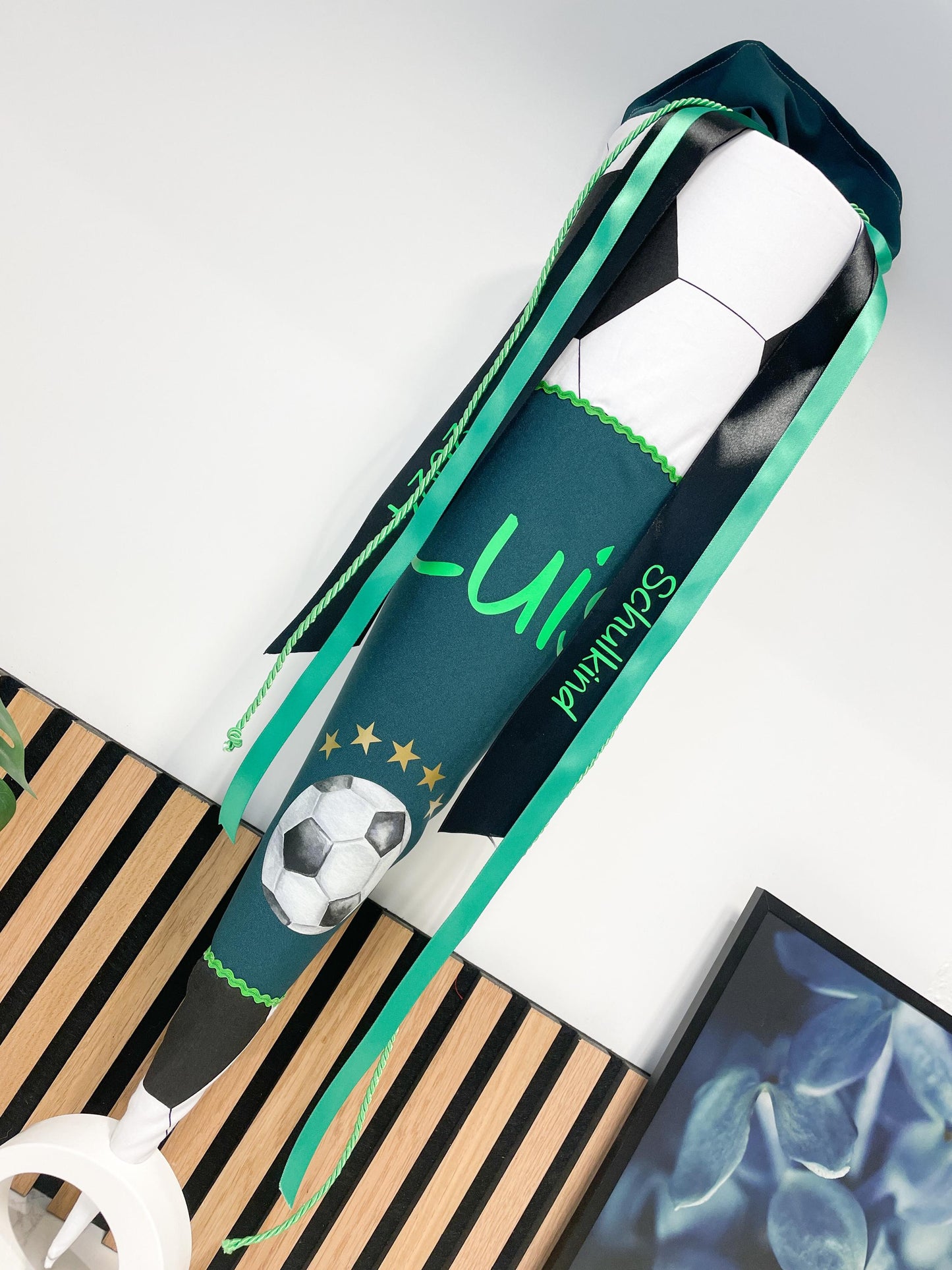 Schultüte und Schulkind T-Shirt Fußball / zuckertüte zur Einschulung für Fußballfans in grün