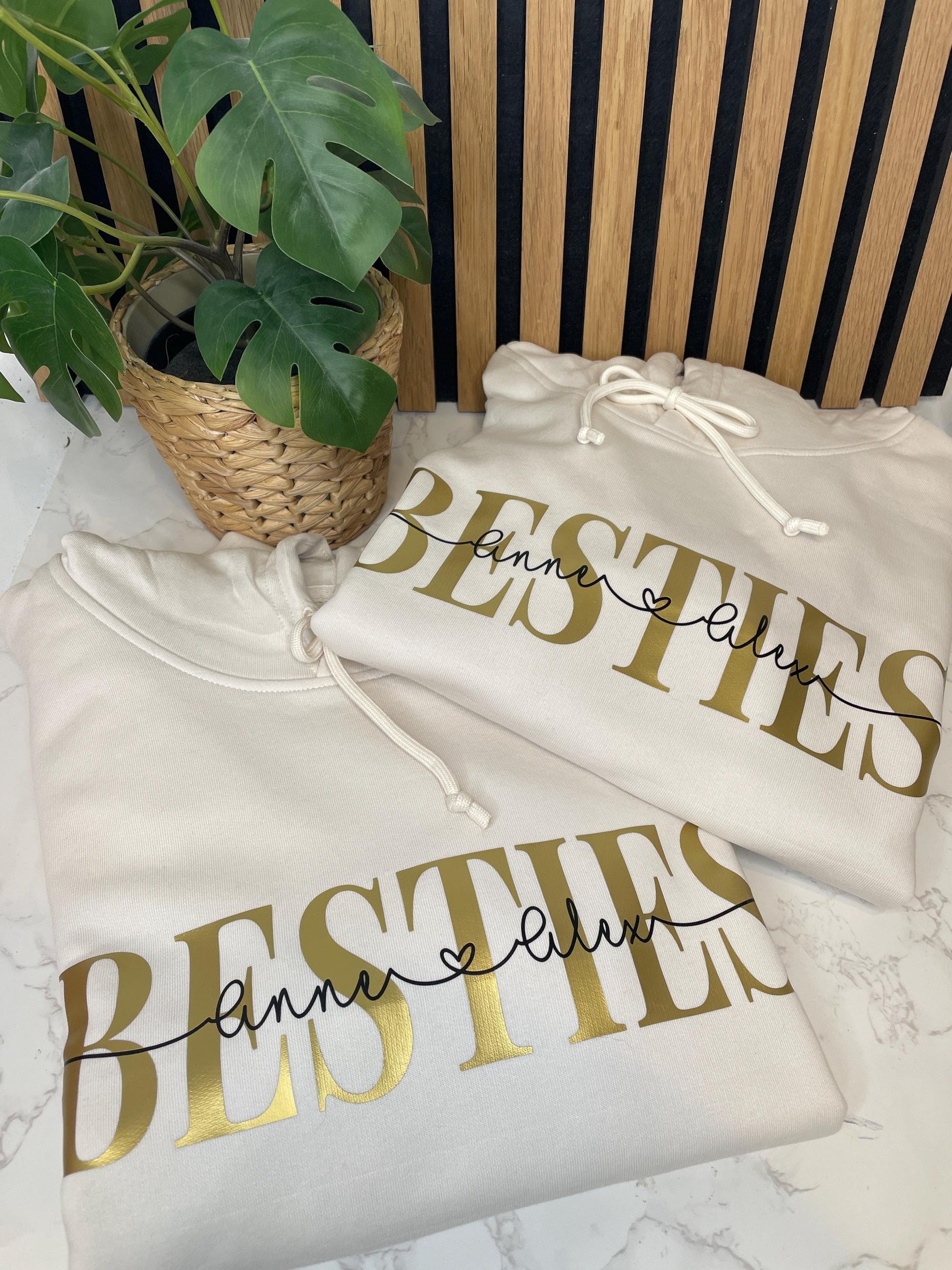 Personalisierter Besties Hoodie für dich und deine beste Freundin | Geschenkidee
