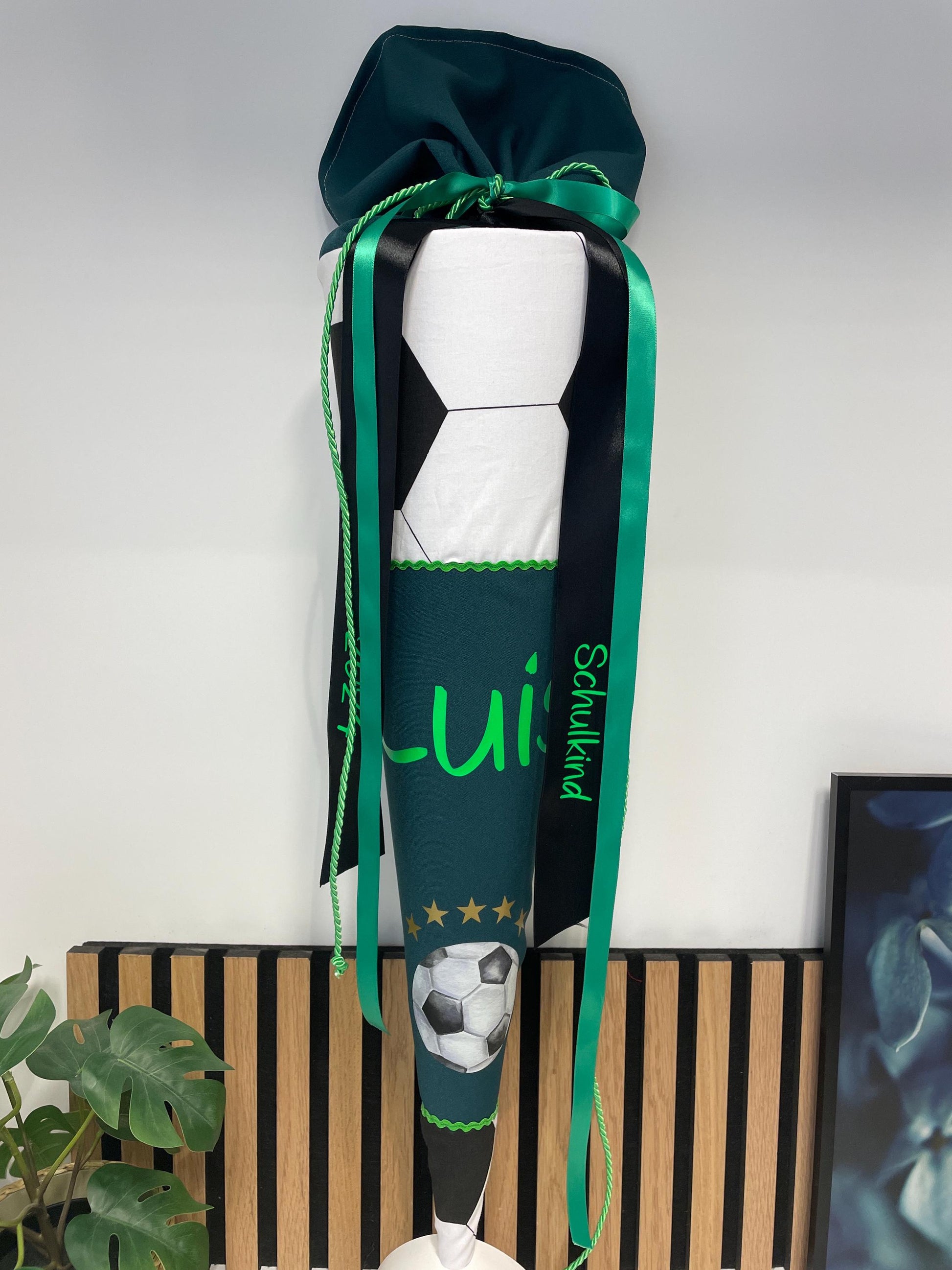 Schultüte und Schulkind T-Shirt Fußball / zuckertüte zur Einschulung für Fußballfans in grün