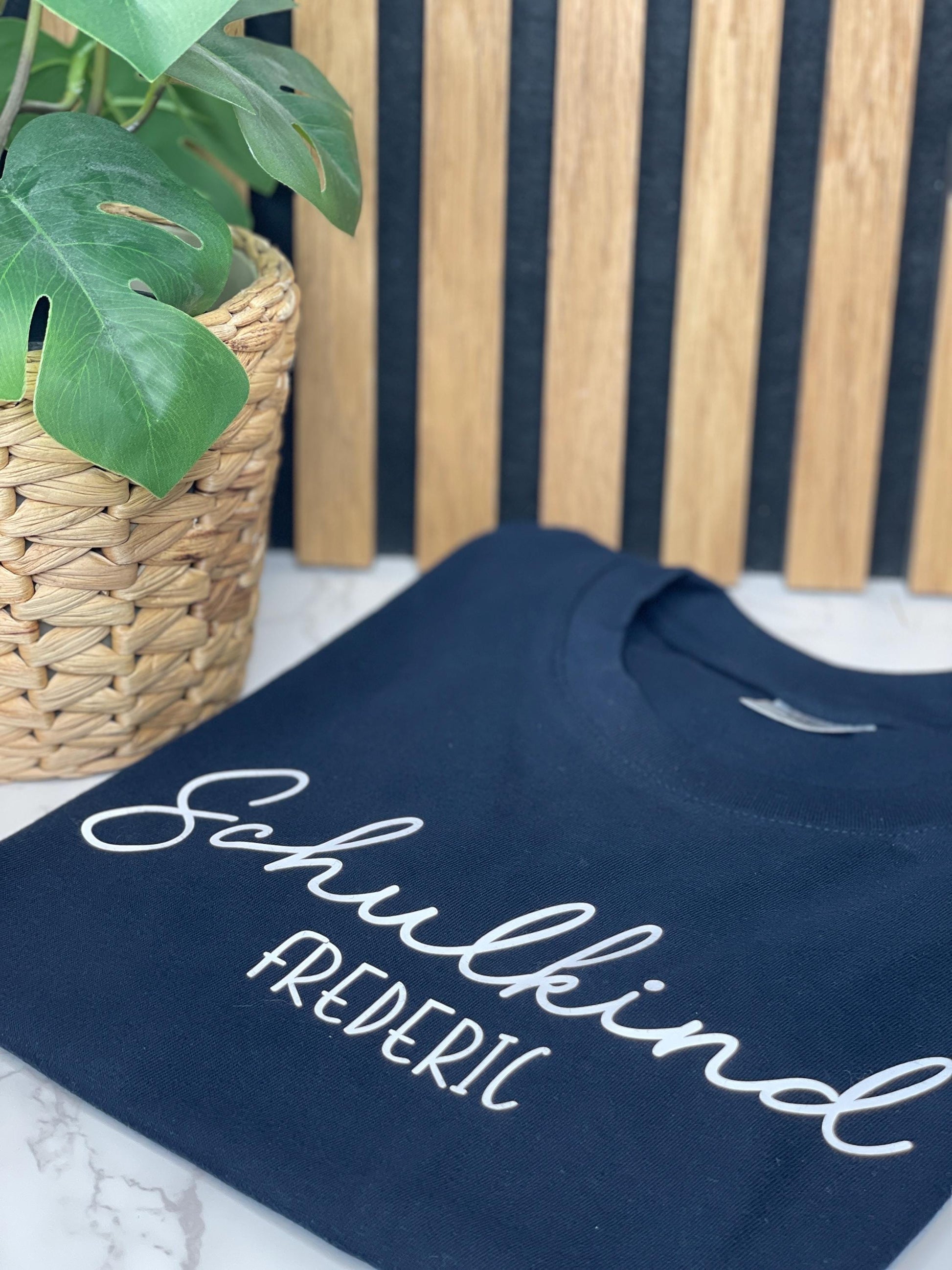 SCHULKIND Shirt für Erstklässler und Schulanfänger T-Shirt, Geschenk zur Einschulung