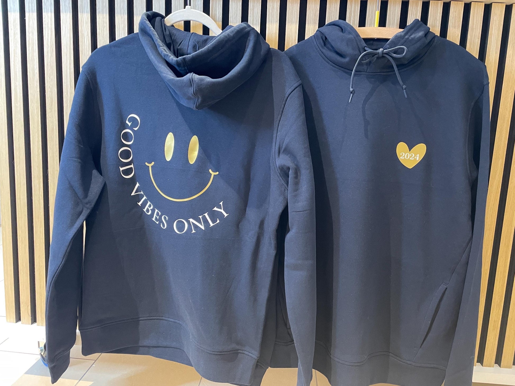 Good Vibes Only - kuscheliger Hoodie in verschiedenen Farben