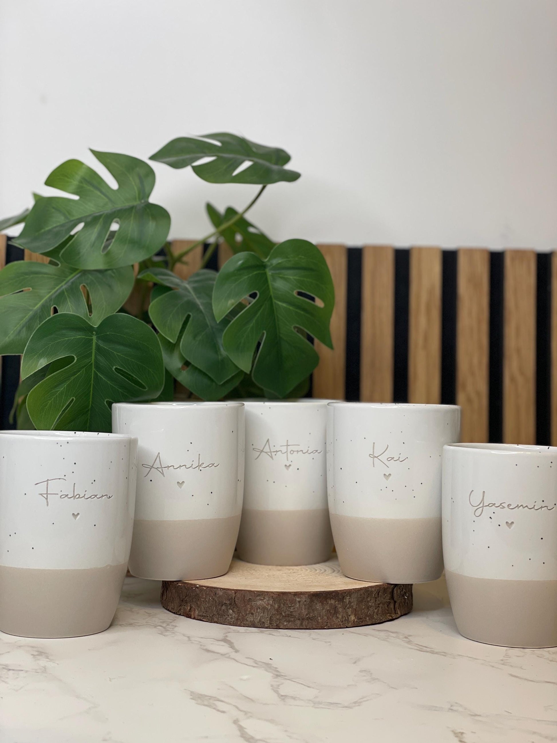 Keramik / Steingut Becher grau mit Tablett du bist wundervoll / Lieblingsmensch / Mama