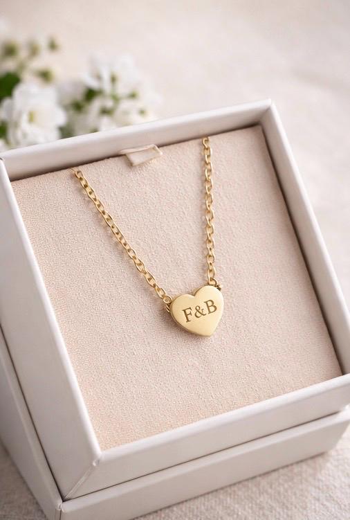 Kette mit Herzanhänger mit einer Wunschgravur für deine Mama oder Freundin in Gold oder Silber