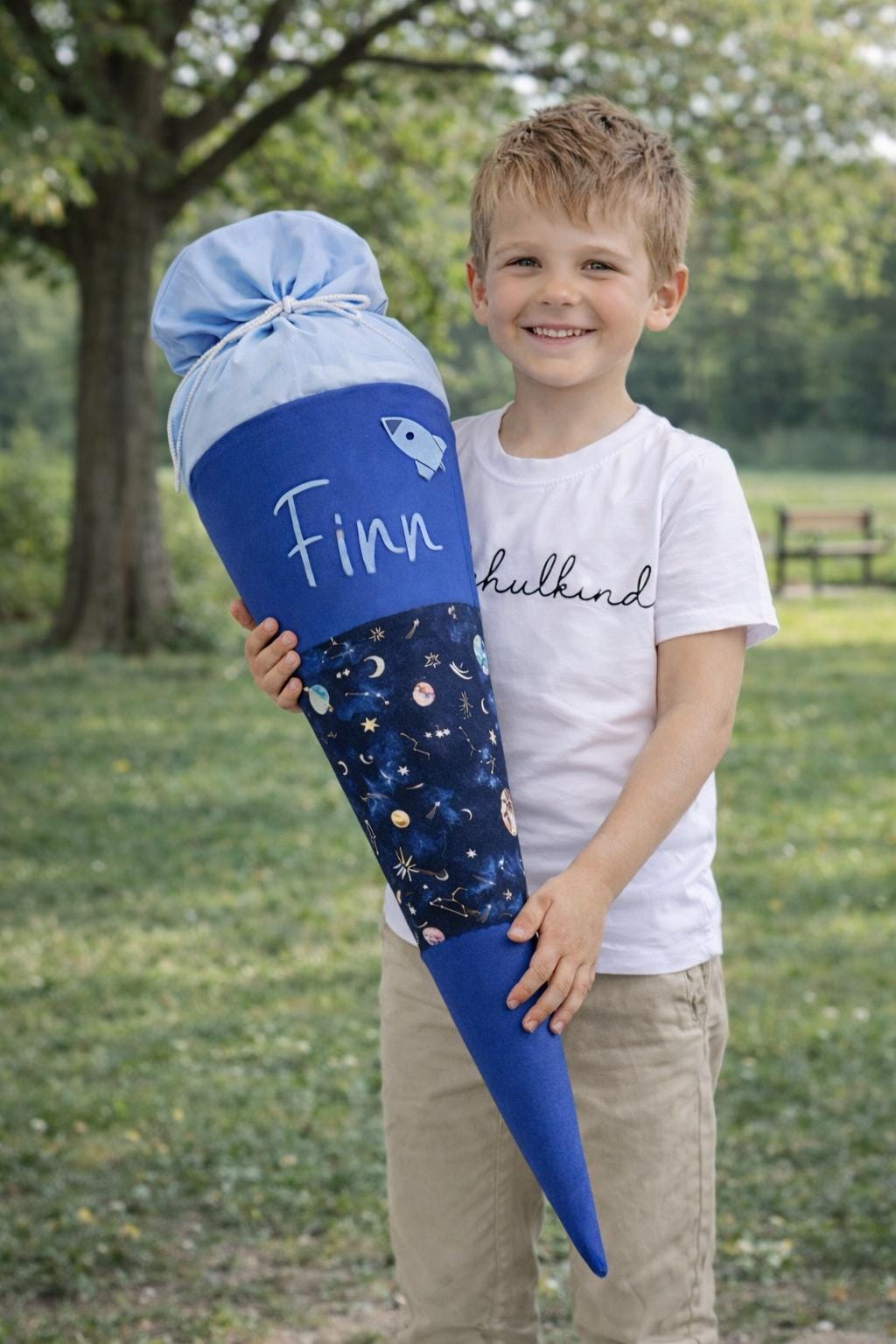 Schulkind T-Shirt & Schultüte/Zuckertüte Weltraum/Weltall