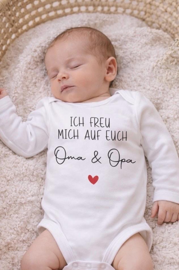 Babybody „Ich freu mich auf euch Oma und Opa“ Schwangerschaft Verkündung Eltern