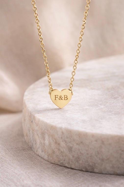 Kette mit Herzanhänger mit einer Wunschgravur für deine Mama oder Freundin in Gold oder Silber