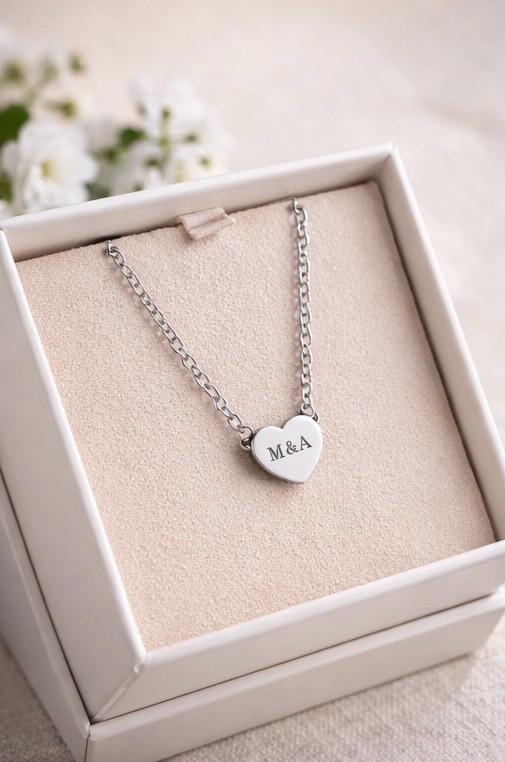 Kette mit Herzanhänger mit einer Wunschgravur für deine Mama oder Freundin in Gold oder Silber