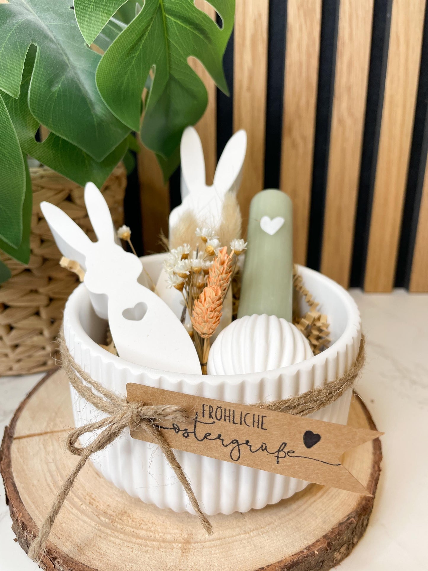 Osterschale aus Raysin – Gefüllt mit 2 Osterhäschen & Kerzenhalter mit Herzkerze | Handgemachte Osterdeko / Ostergeschenk / Osterdeko