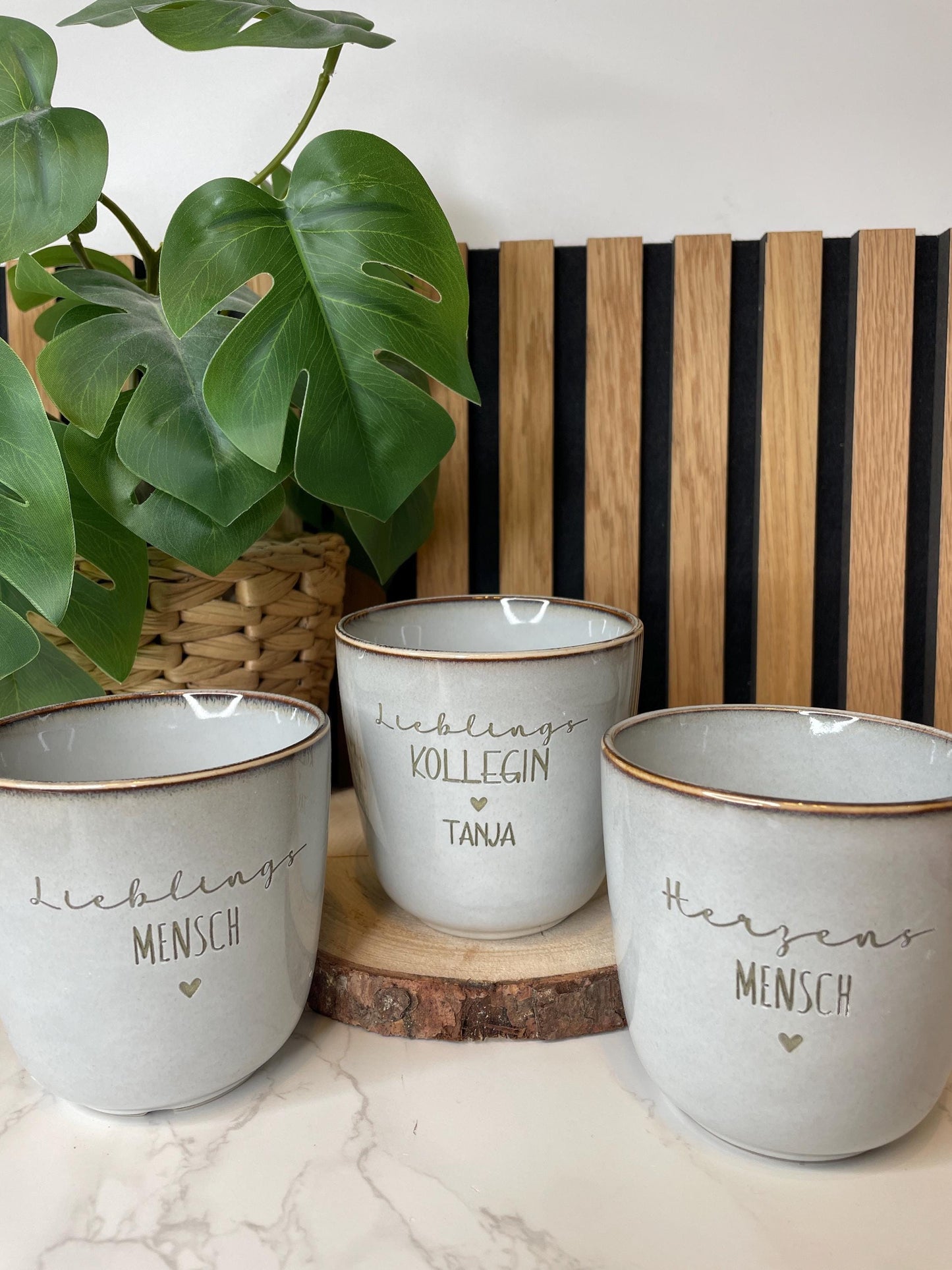 Keramik / Steingut Becher grau mit Tablett du bist wundervoll / Lieblingsmensch / Mama