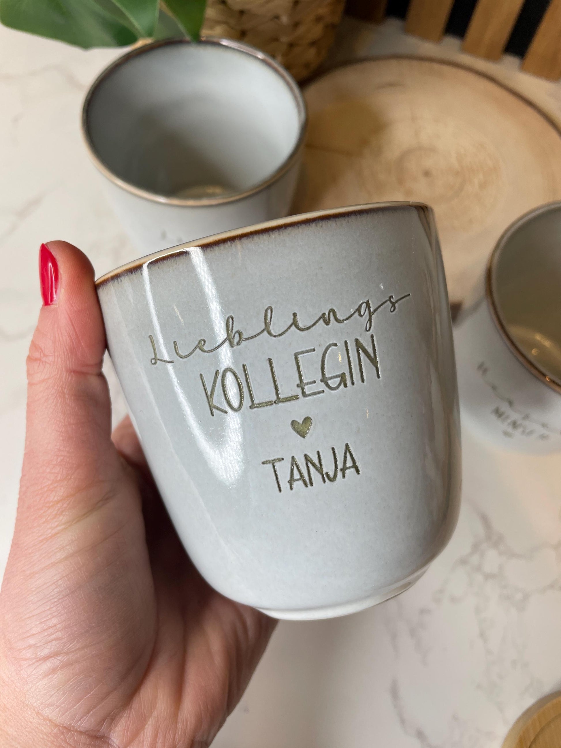 Keramik / Steingut Becher grau mit Tablett du bist wundervoll / Lieblingsmensch / Mama