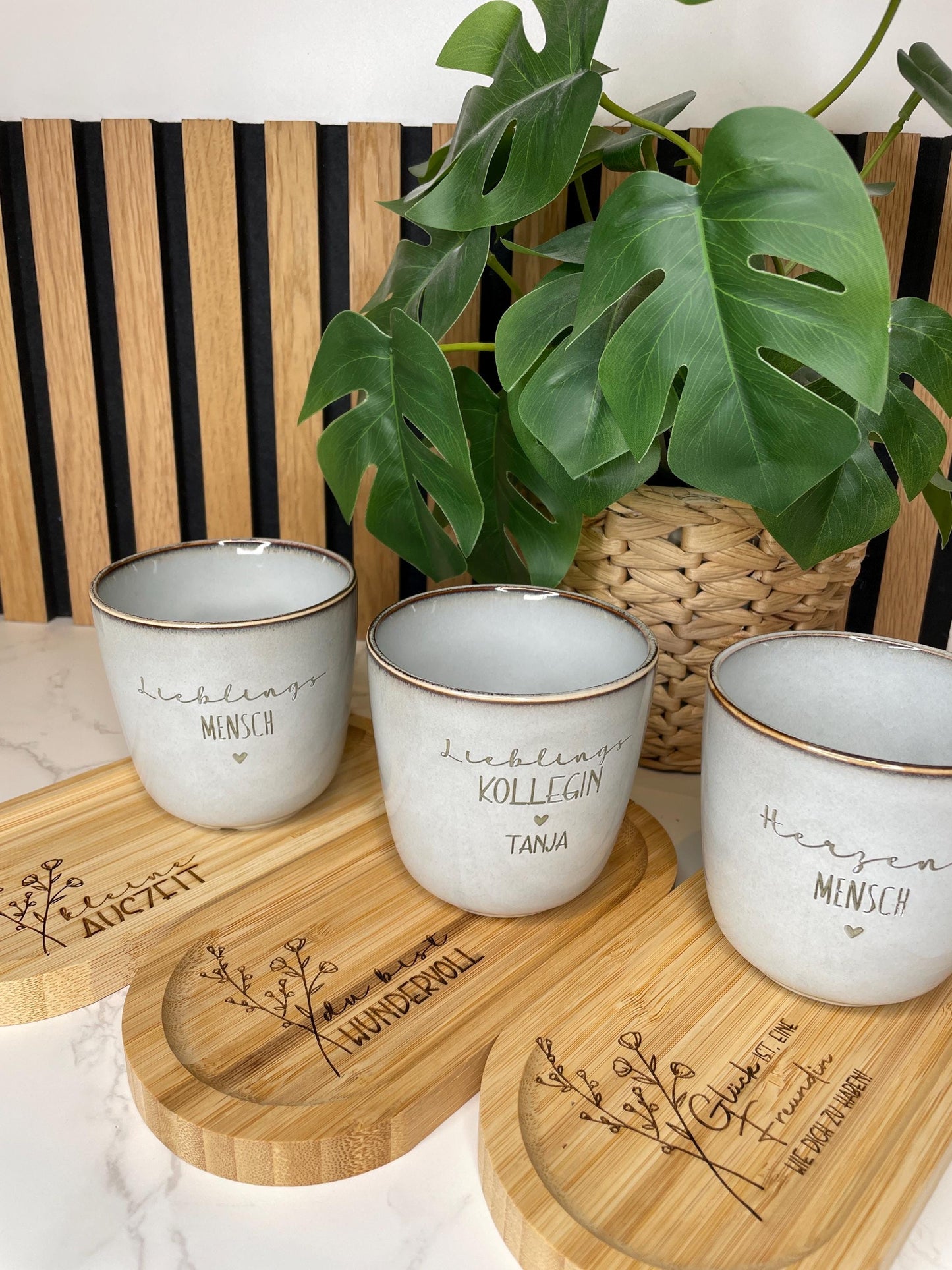 Keramik / Steingut Becher grau mit Tablett du bist wundervoll / Lieblingsmensch / Mama