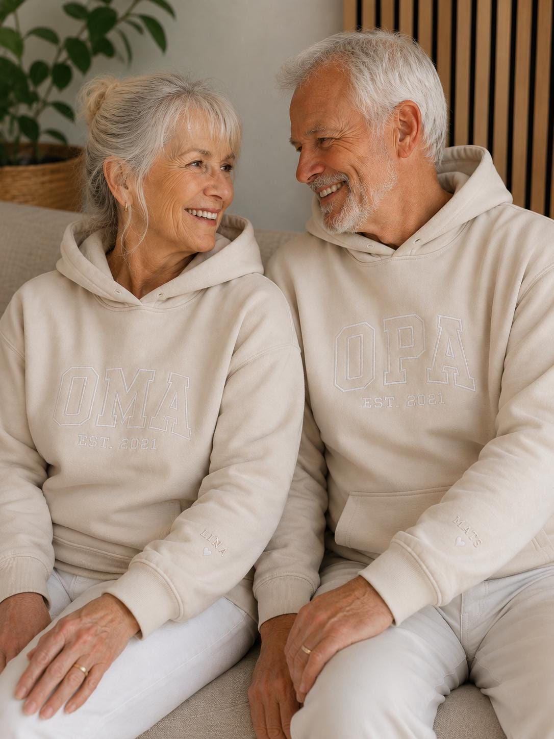 Personalisierter OMA oder OPA Hoodie – bestickt mit Enkelnamen & Geburtsjahr | Kuscheliger Familienhoodie