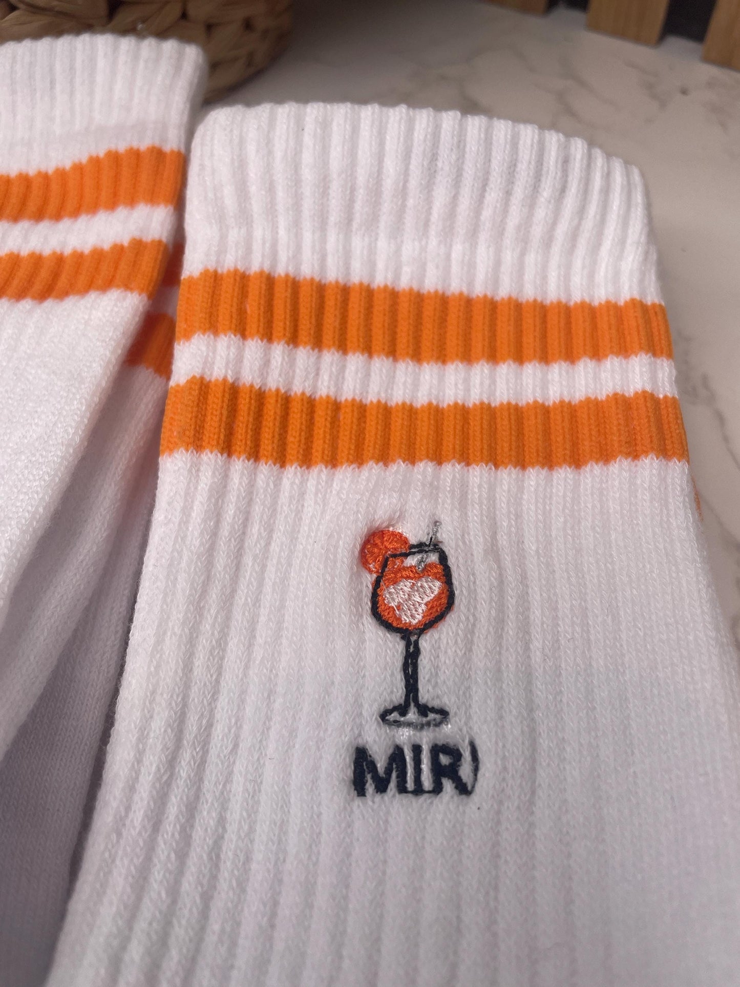 Personalisierte Aperol-Socken mit Namen – bestickt & individuell