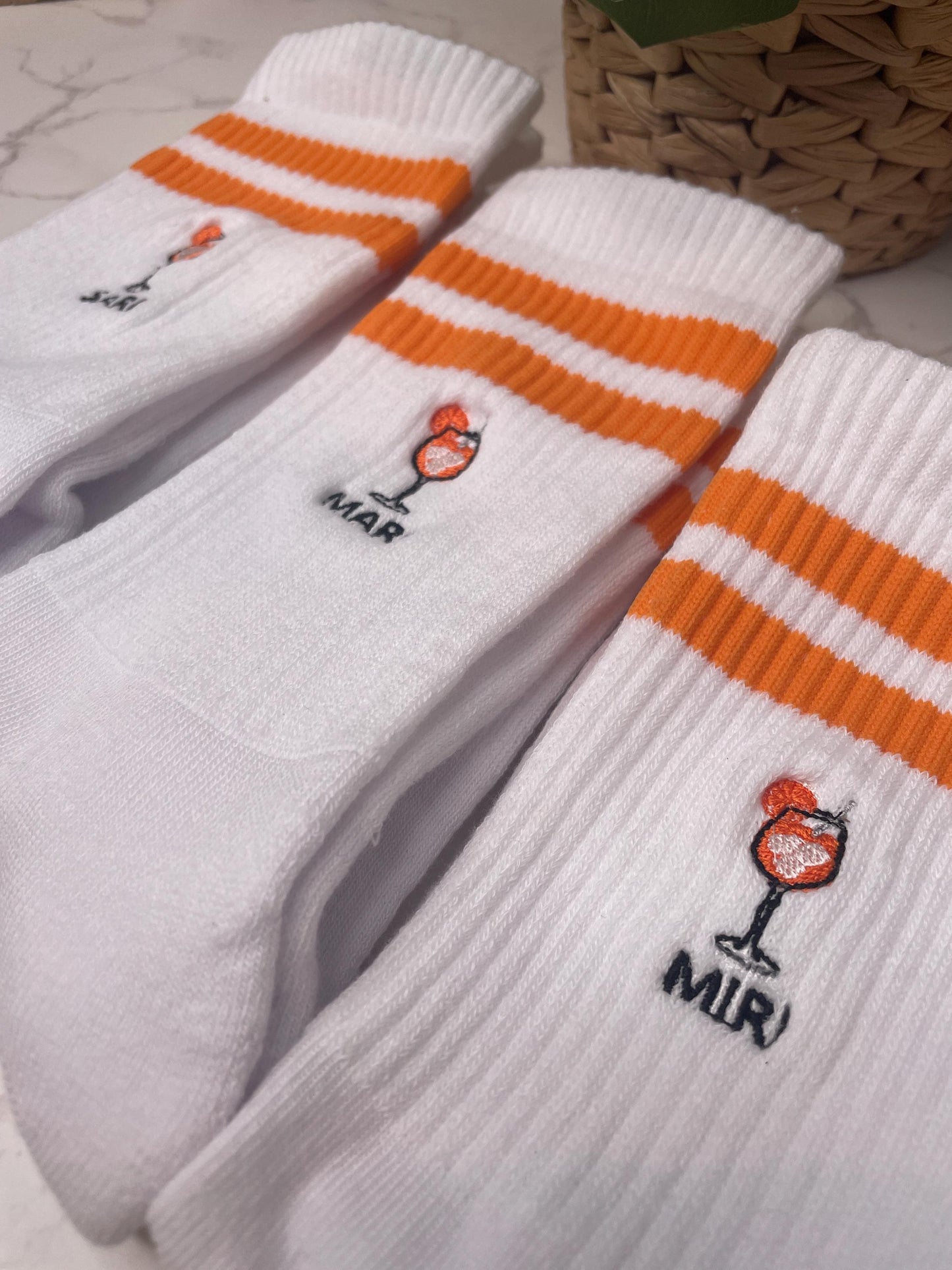 Personalisierte Aperol-Socken mit Namen – bestickt & individuell