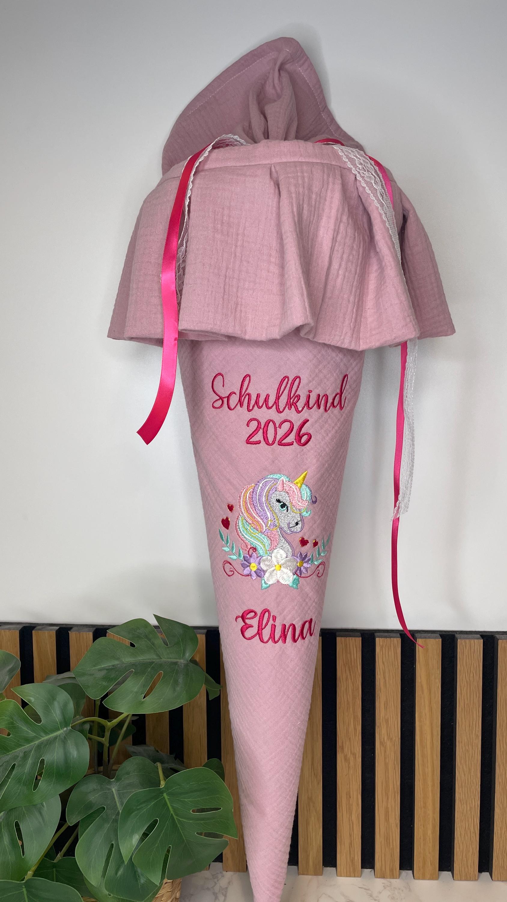 Personalisierte Schultüte aus Musselin mit Volants und Einhorn Stickerei – Schulkind