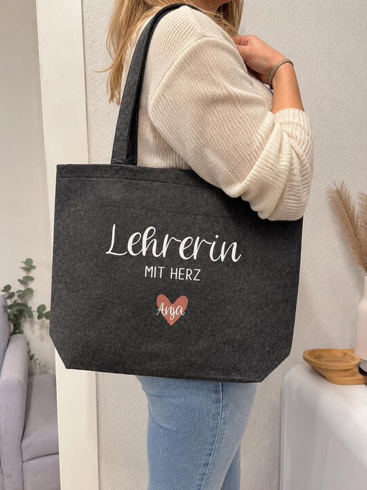 Personalisierter Filzshopper „Lehrerin mit Herz“ | Geschenk für Lehrerin | Abschiedsgeschenk | Dankeschön | Mit Wunschnamen