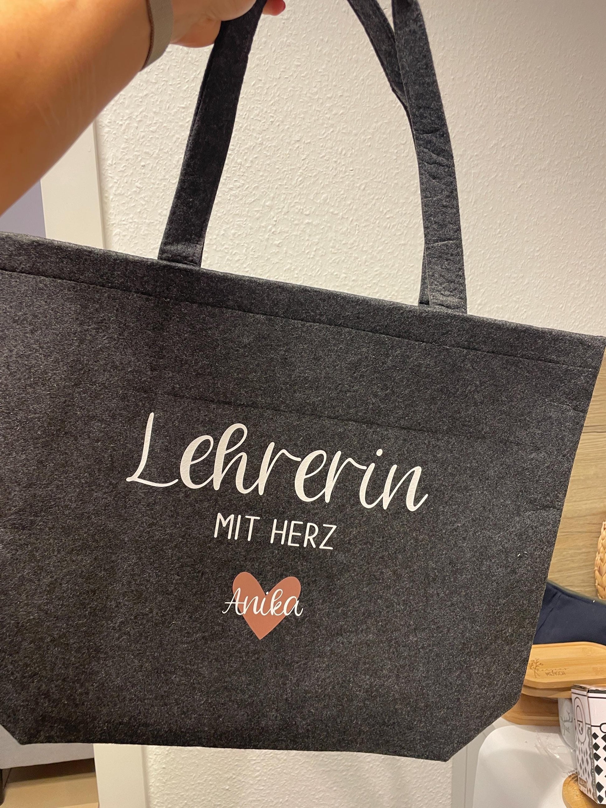Personalisierter Filzshopper „Lehrerin mit Herz“ | Geschenk für Lehrerin | Abschiedsgeschenk | Dankeschön | Mit Wunschnamen