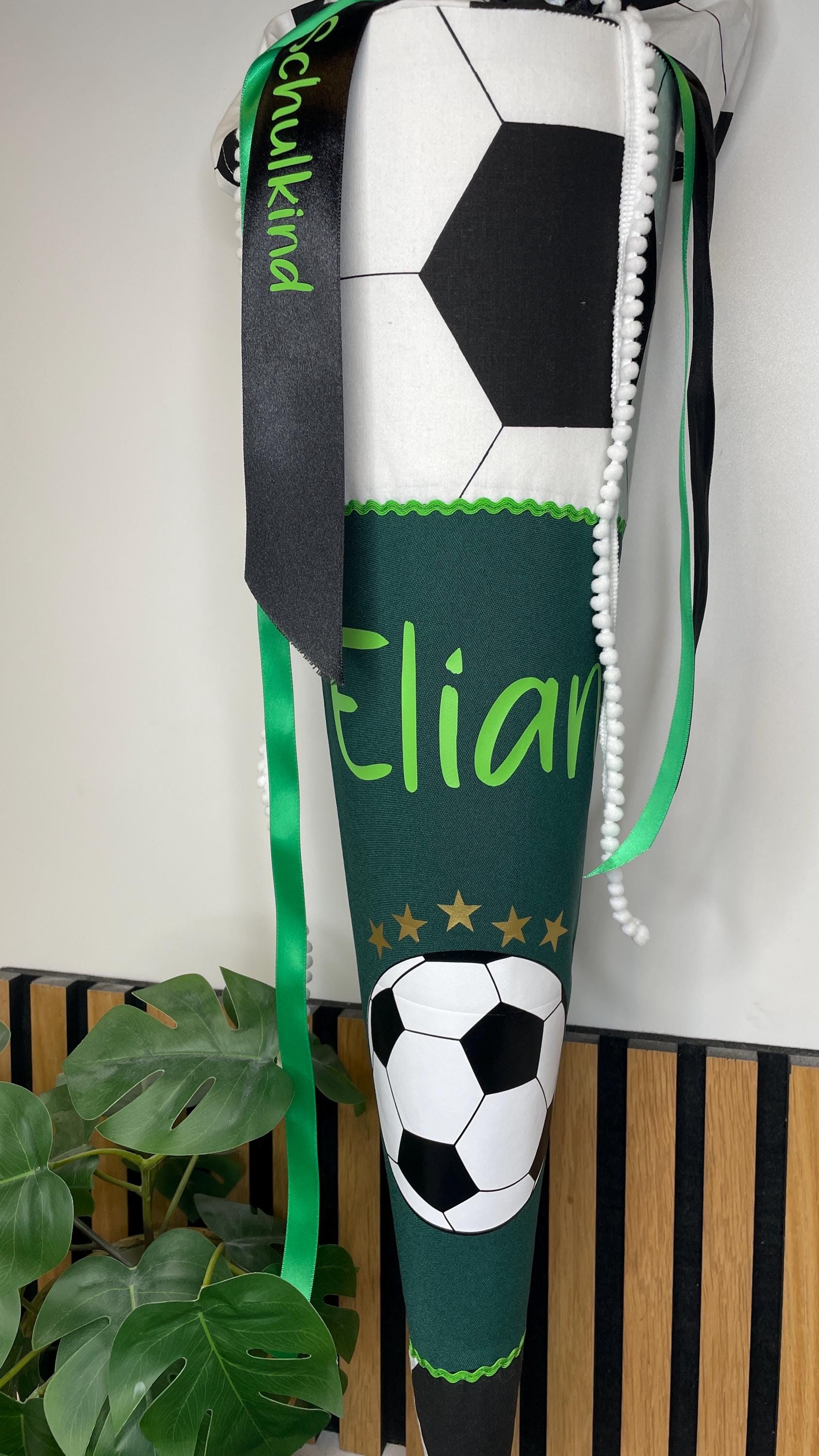 Schultüte und Schulkind T-Shirt Fußball / zuckertüte zur Einschulung für Fußballfans in grün