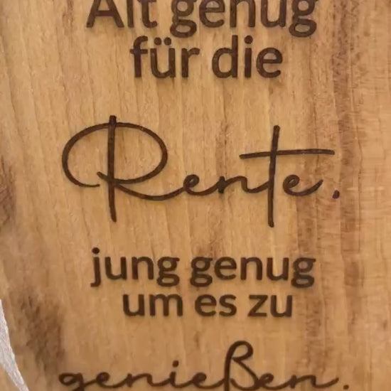 Geschenk zur Rente, Ruhestand / Schneidebrett, servierbrett aus Holz personalisiert