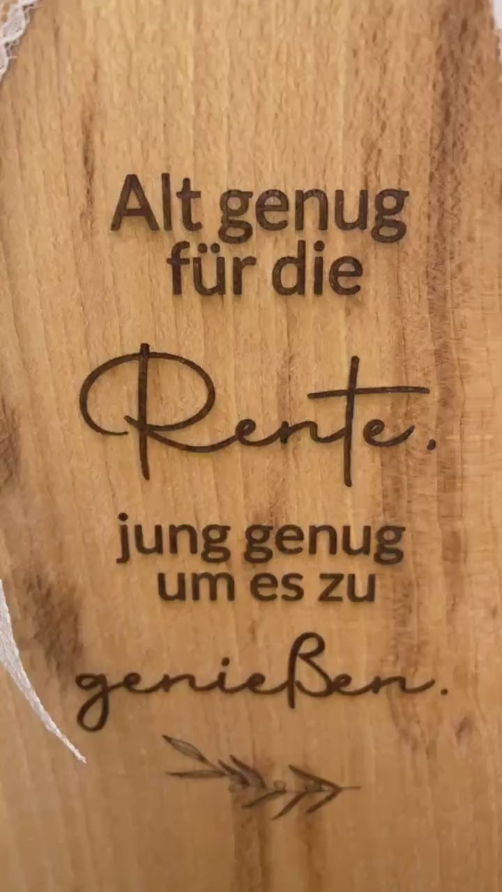 Geschenk zur Rente, Ruhestand / Schneidebrett, servierbrett aus Holz personalisiert