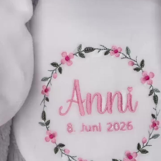 Personalisierter Kuschelhase mit Namen – Das perfekte Geburts- oder Taufgeschenk