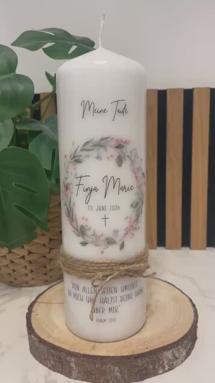 Personalisierte Taufkerze mit Blumenkranz & Bibelvers – Ein besonderes Geschenk zur Taufe